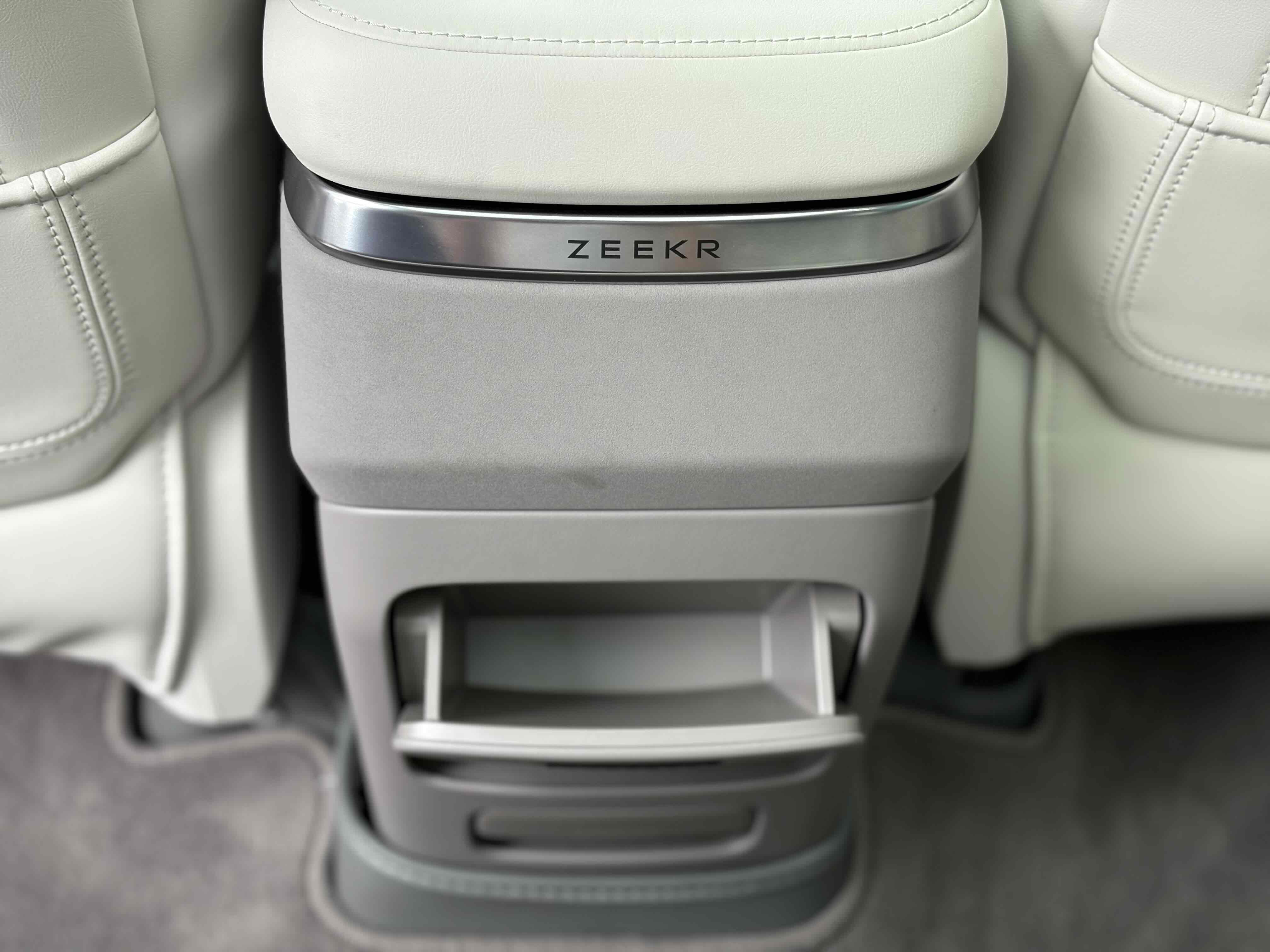 Zeekr 7X 2024 car image #19