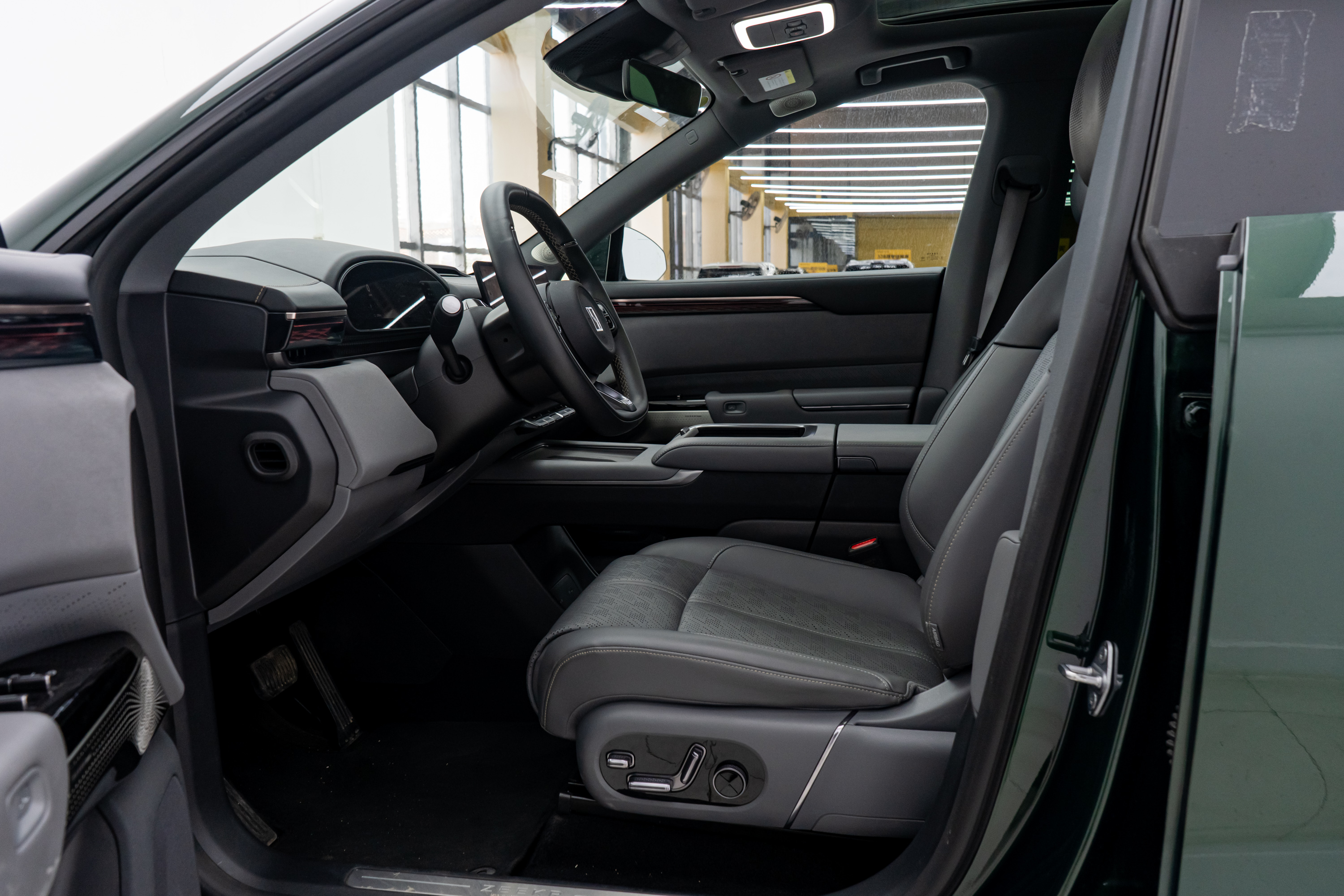 Zeekr 7X 2024 car image #19