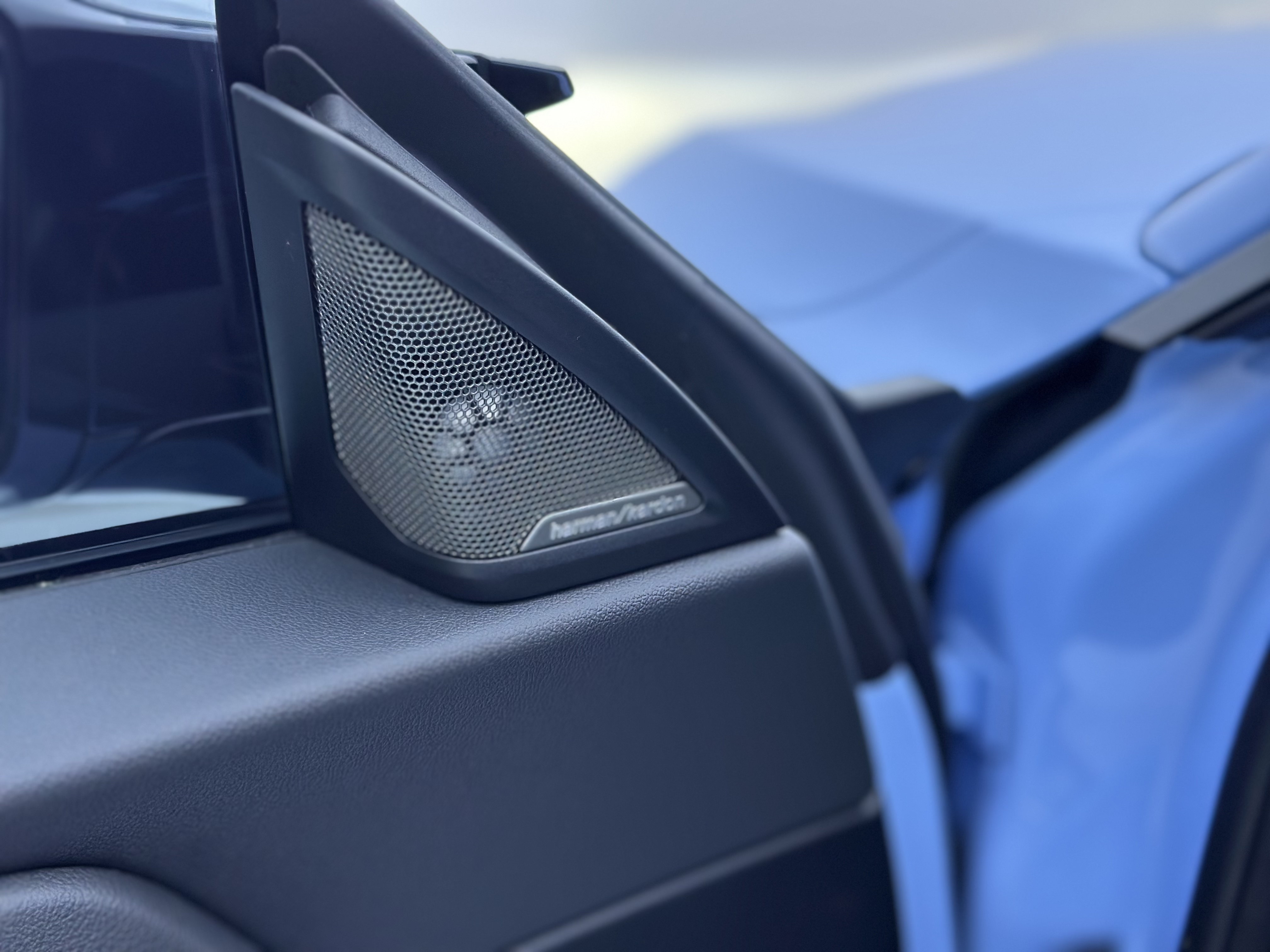 BMW M240i 2025 car image #19