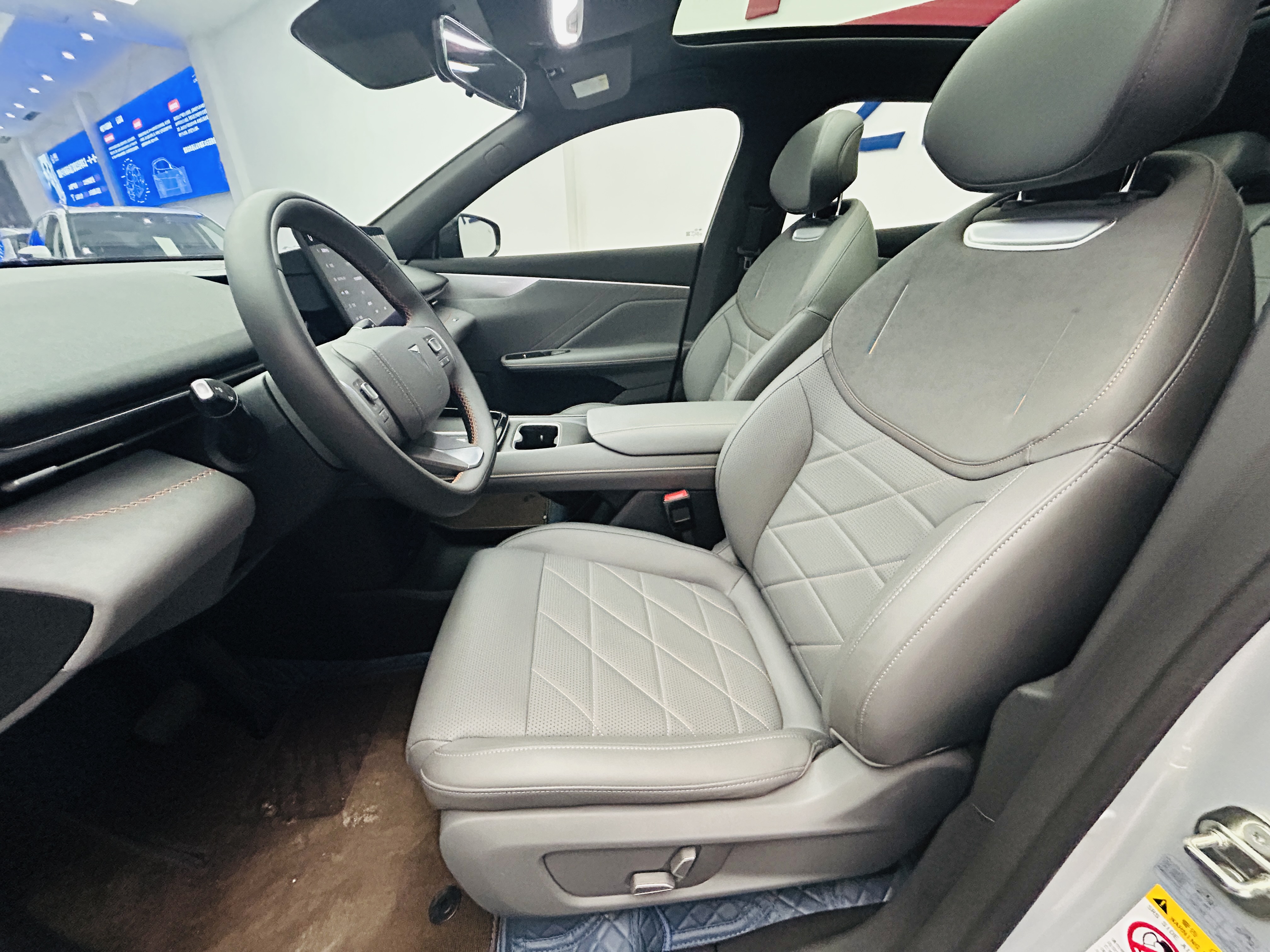 Deepal S05 2025 car image #19