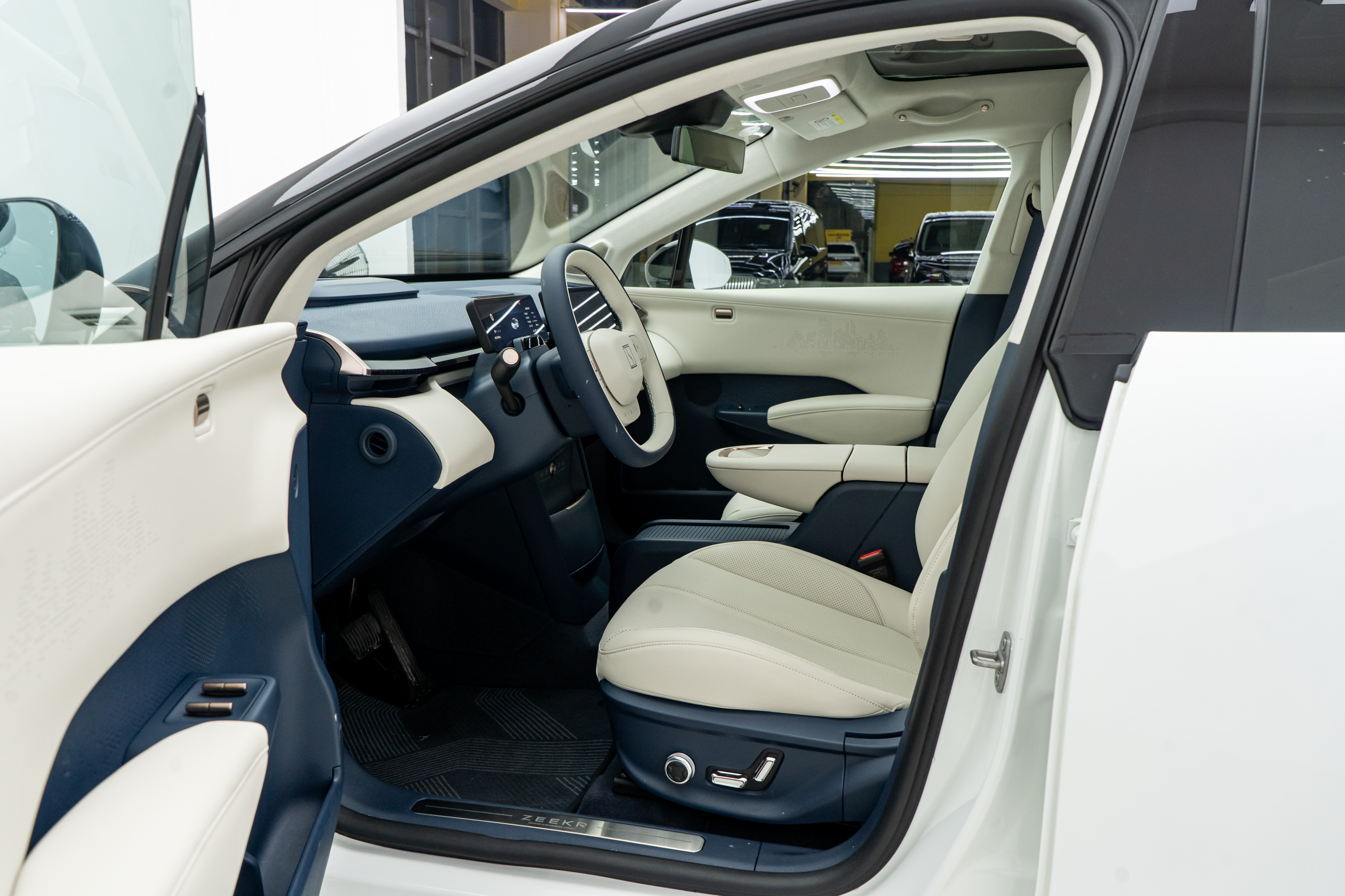 Zeekr X 2025 immagine di auto #19