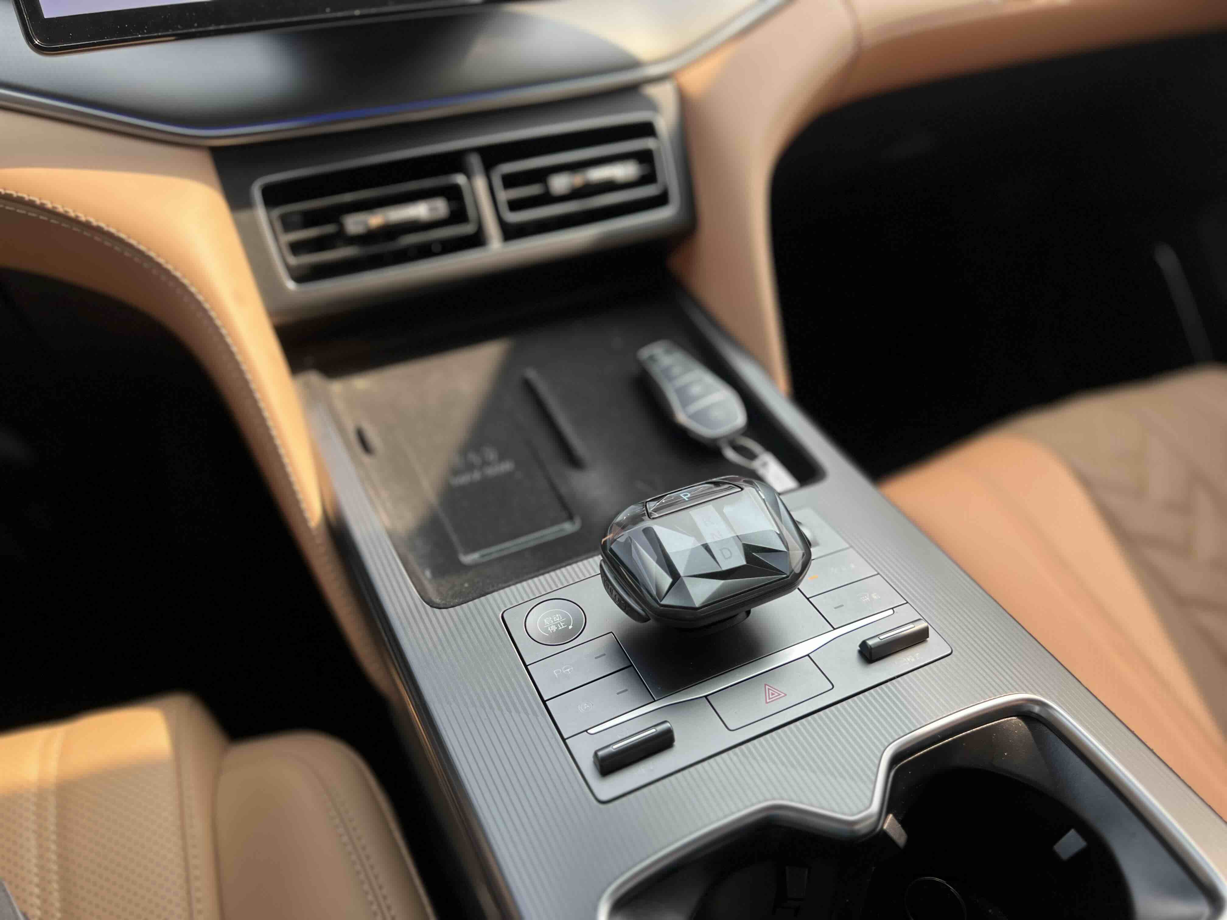 BYD SongL DM-i 2025 car image #19