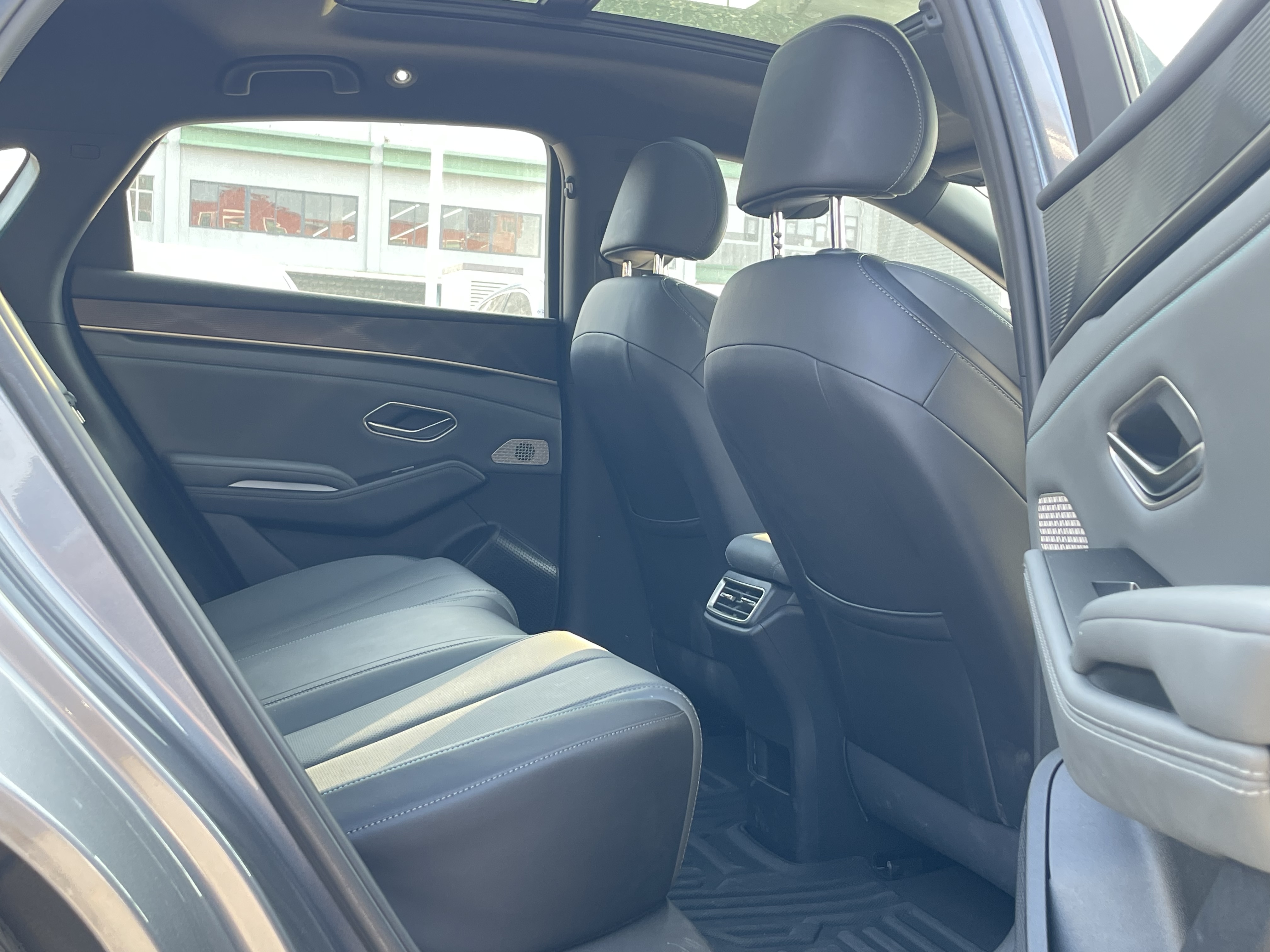 BYD Qin L 2025 immagine di auto #19