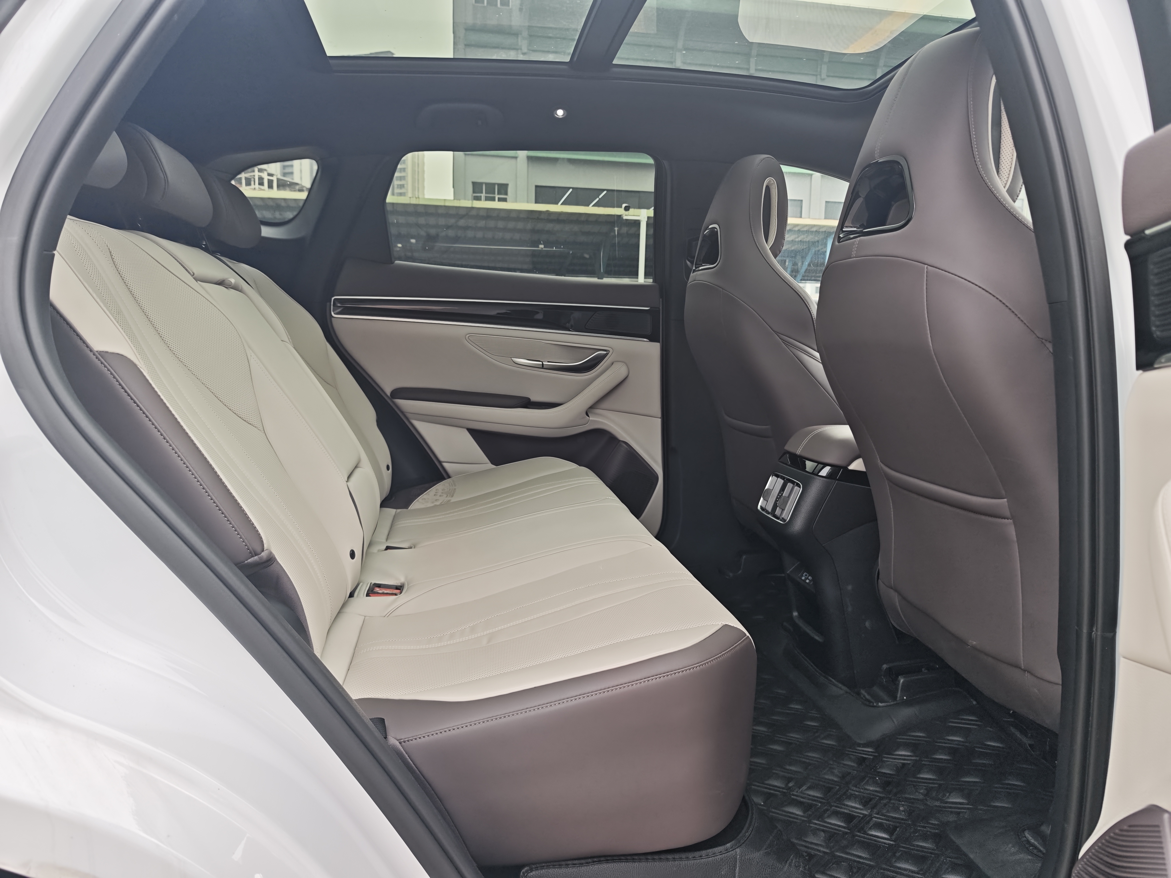 BYD Song Plus New Energy 2025 car image #19