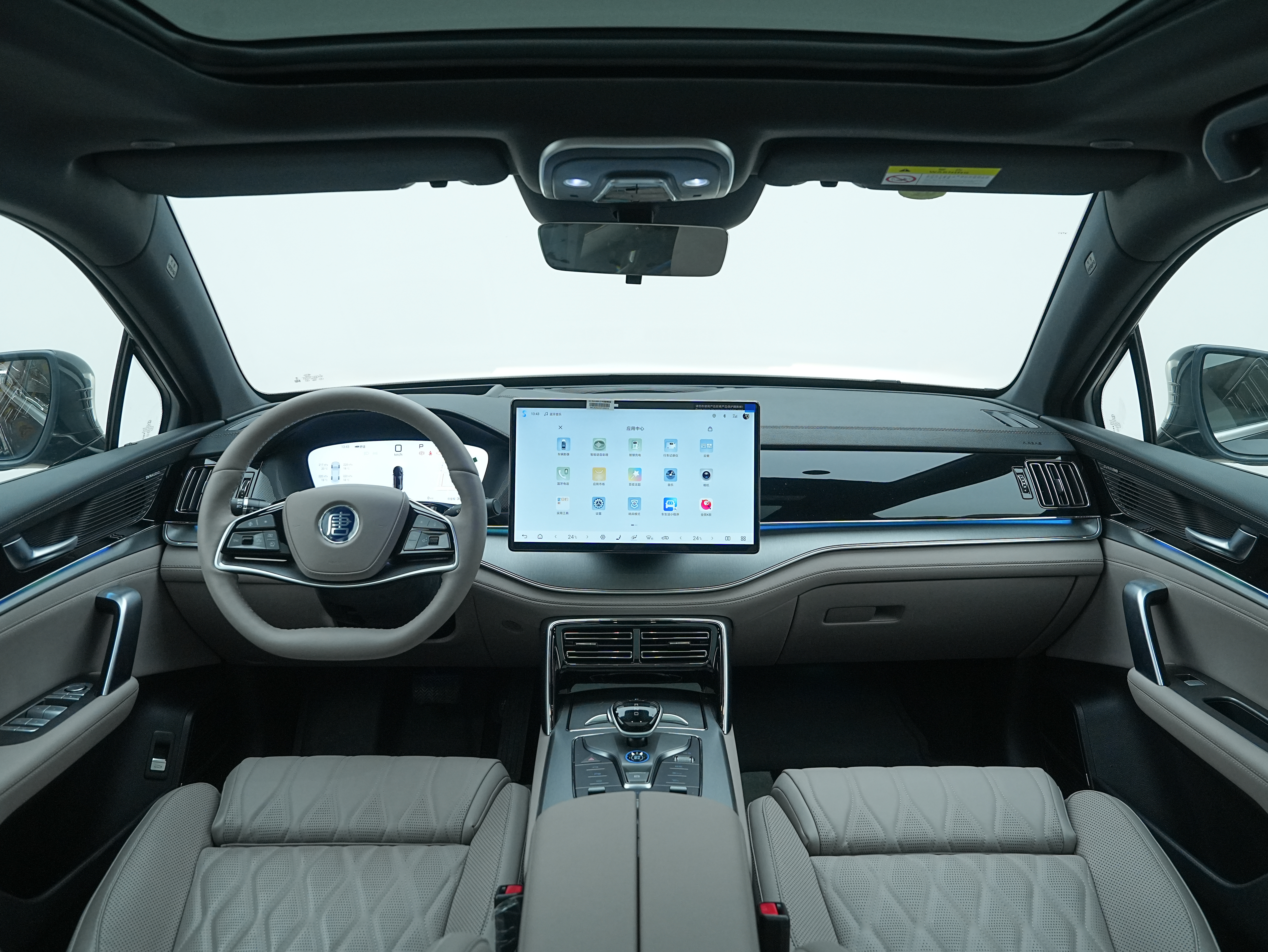 BYD Tang New Energy 2025 car image #19