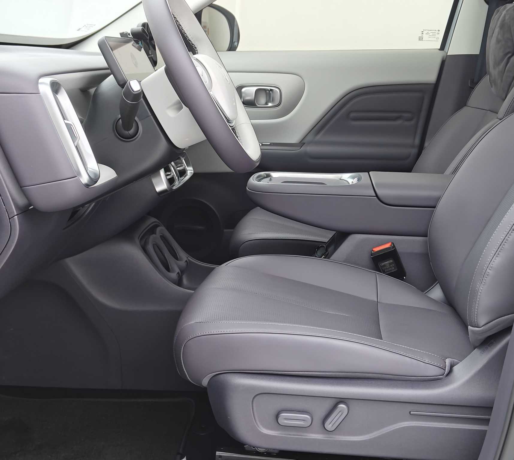 零跑汽车 零跑B10 2025 汽车图片 #19