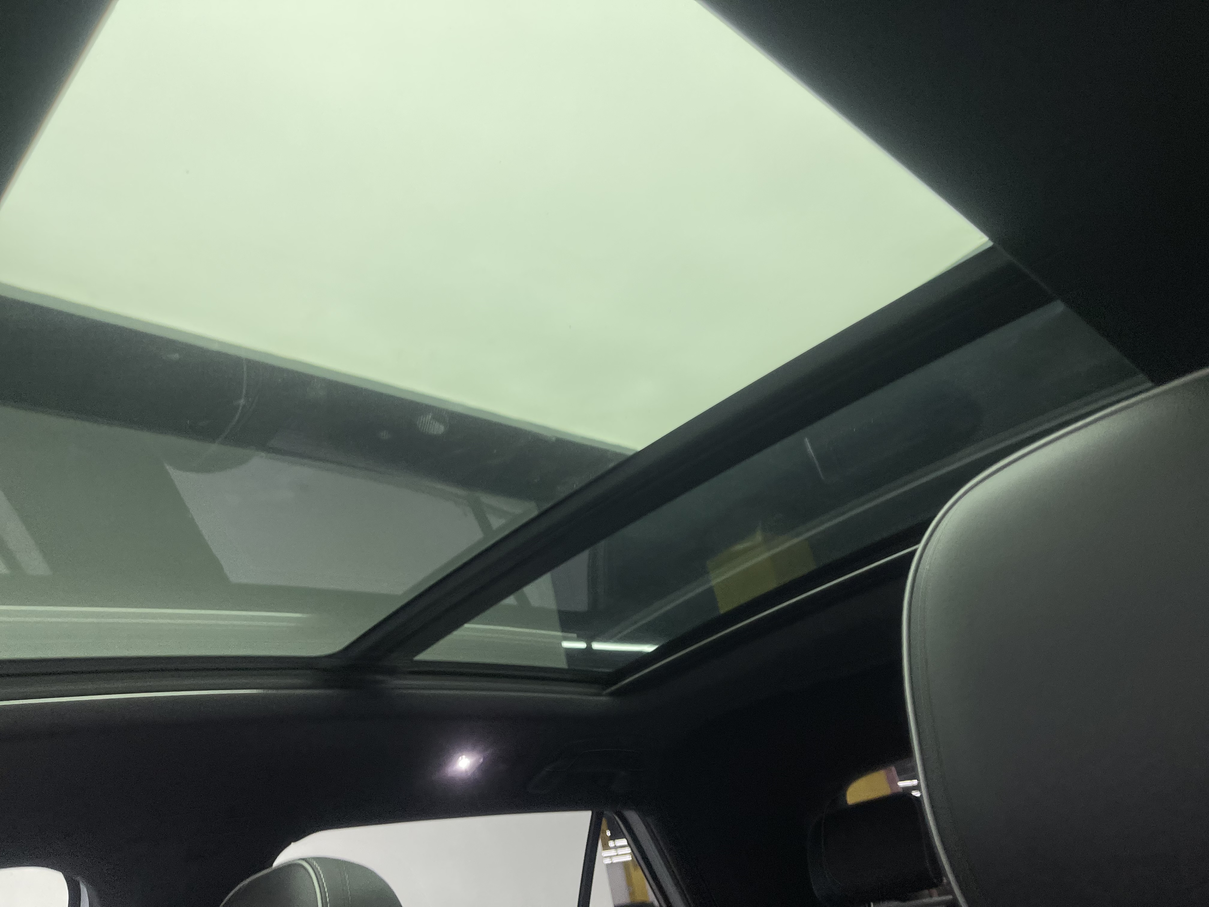 Volkswagen T-Roc 2025 car image #19