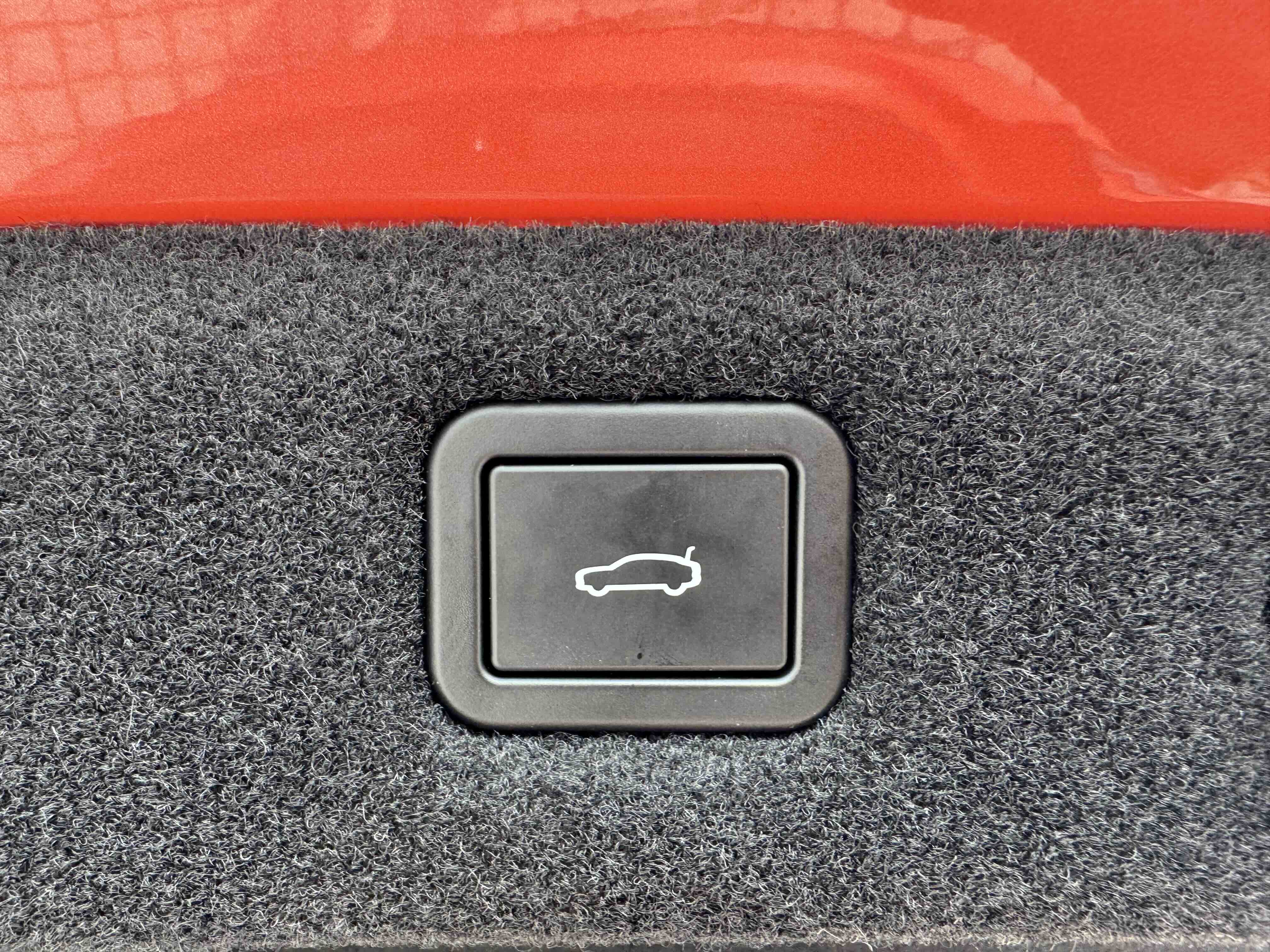 Avatr 06 2025 car image #19