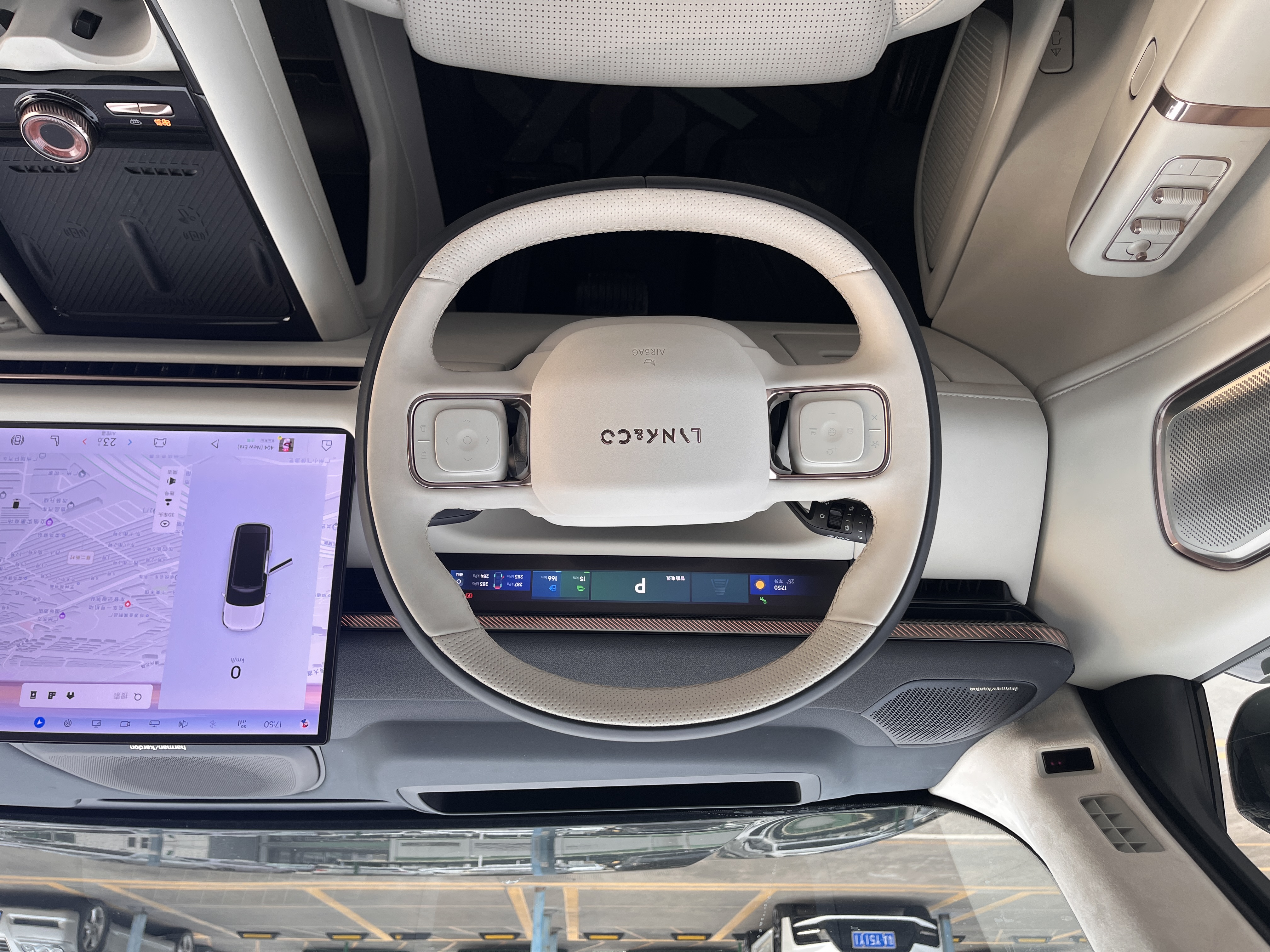 Lynk & Co 900 2025 car image #19