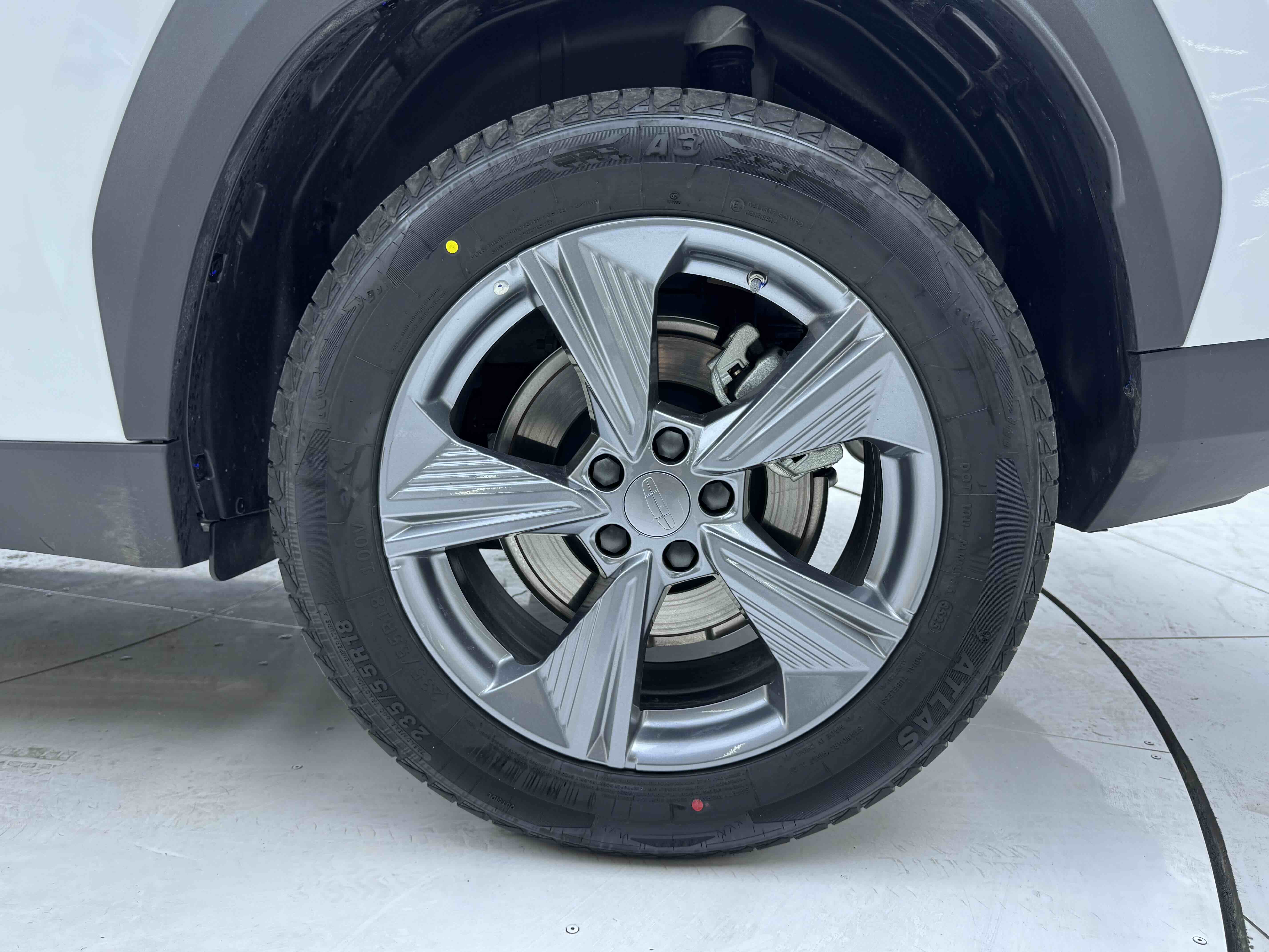 GEELY Boyue L 2025 car image #19