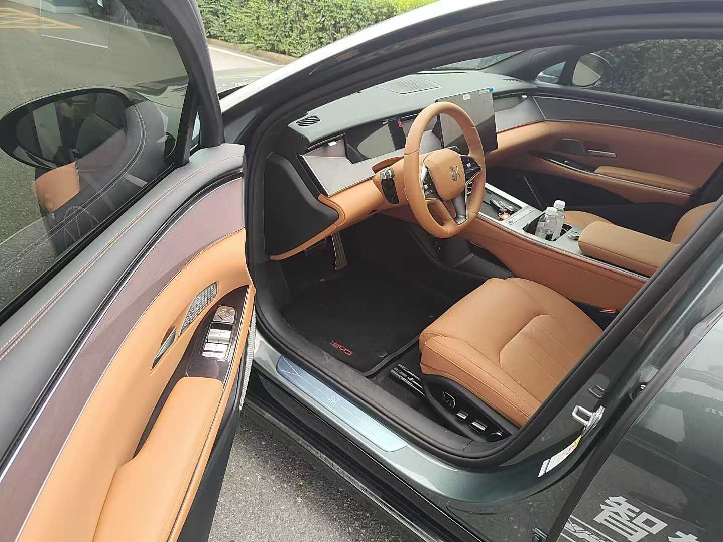 BYD HanL 2025 immagine di auto #19