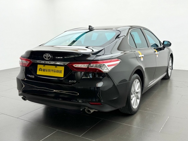 Toyota Camry 2022 car image #19