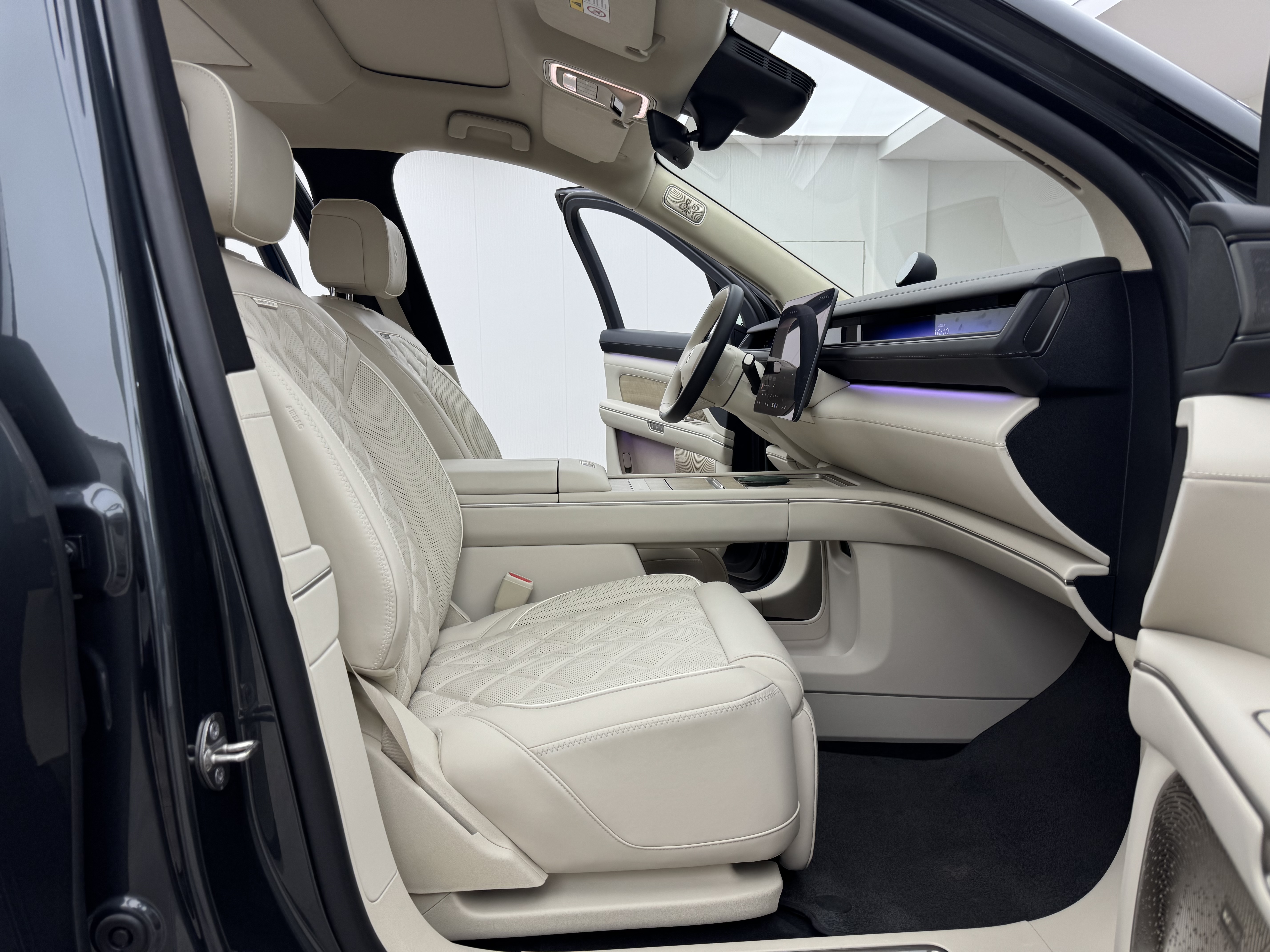 蔚来 蔚来ES8 2025 汽车图片 #19