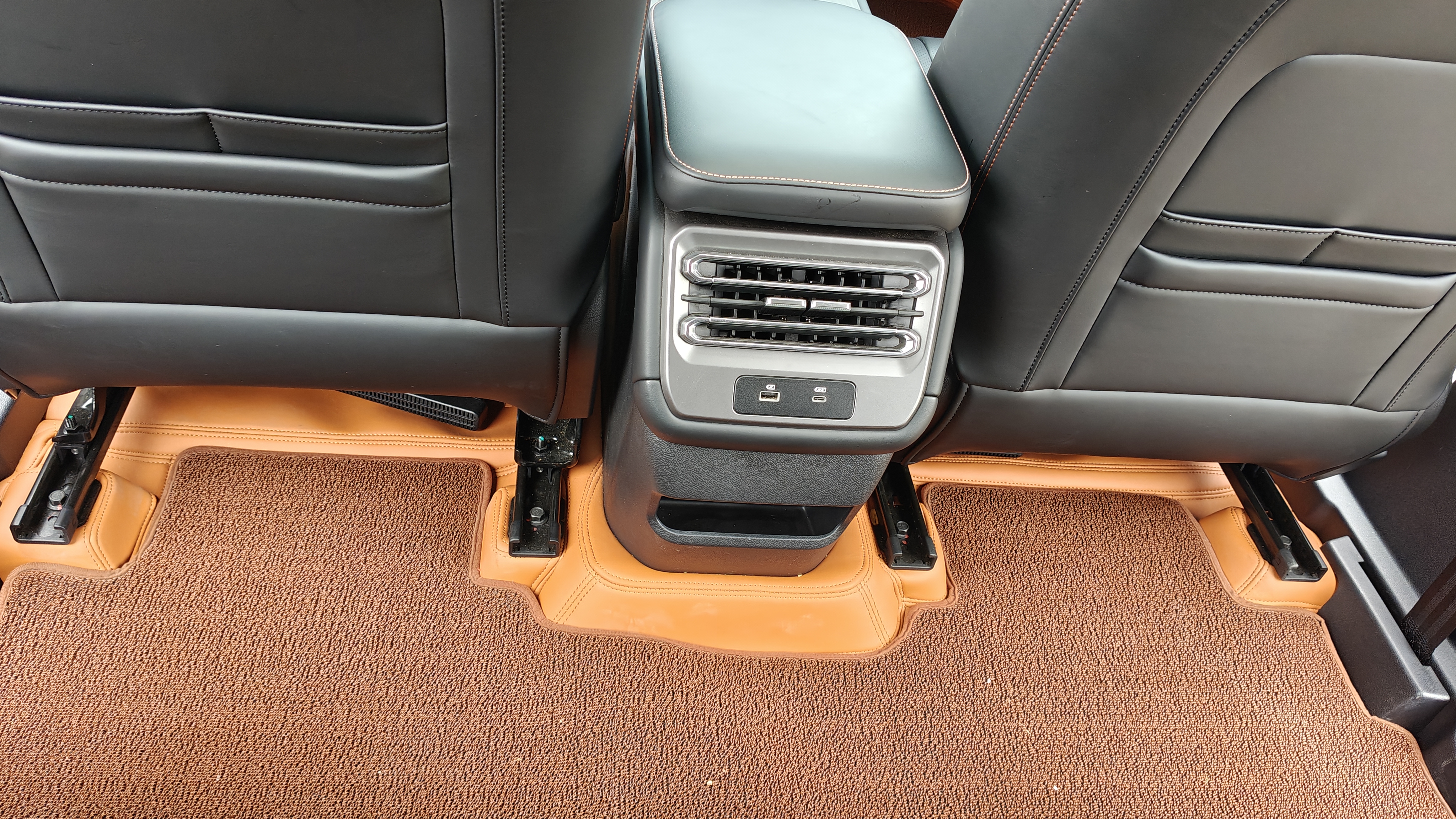 Jetour 2025 car image #19