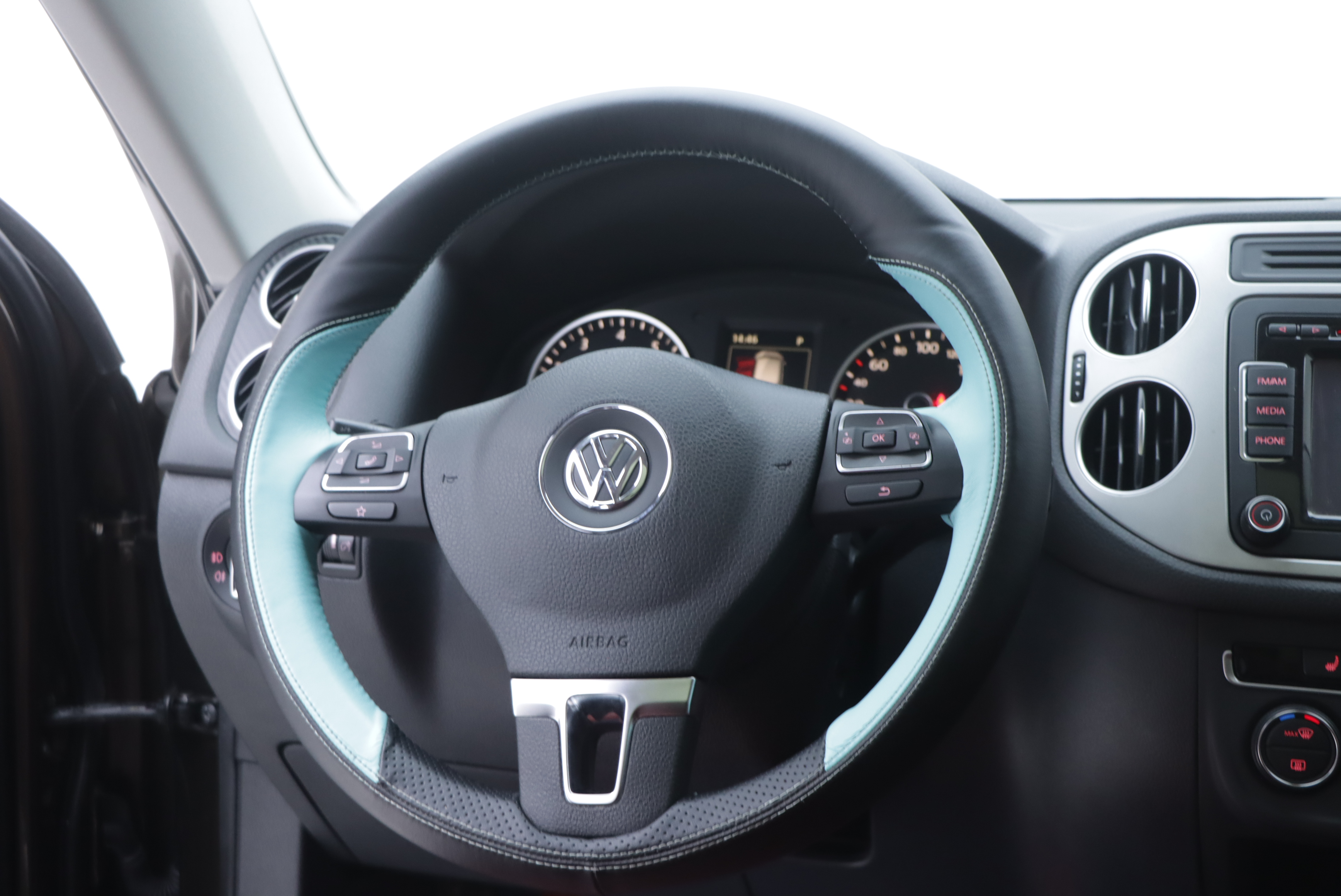 Volkswagen Tiguan 2015 car image #19