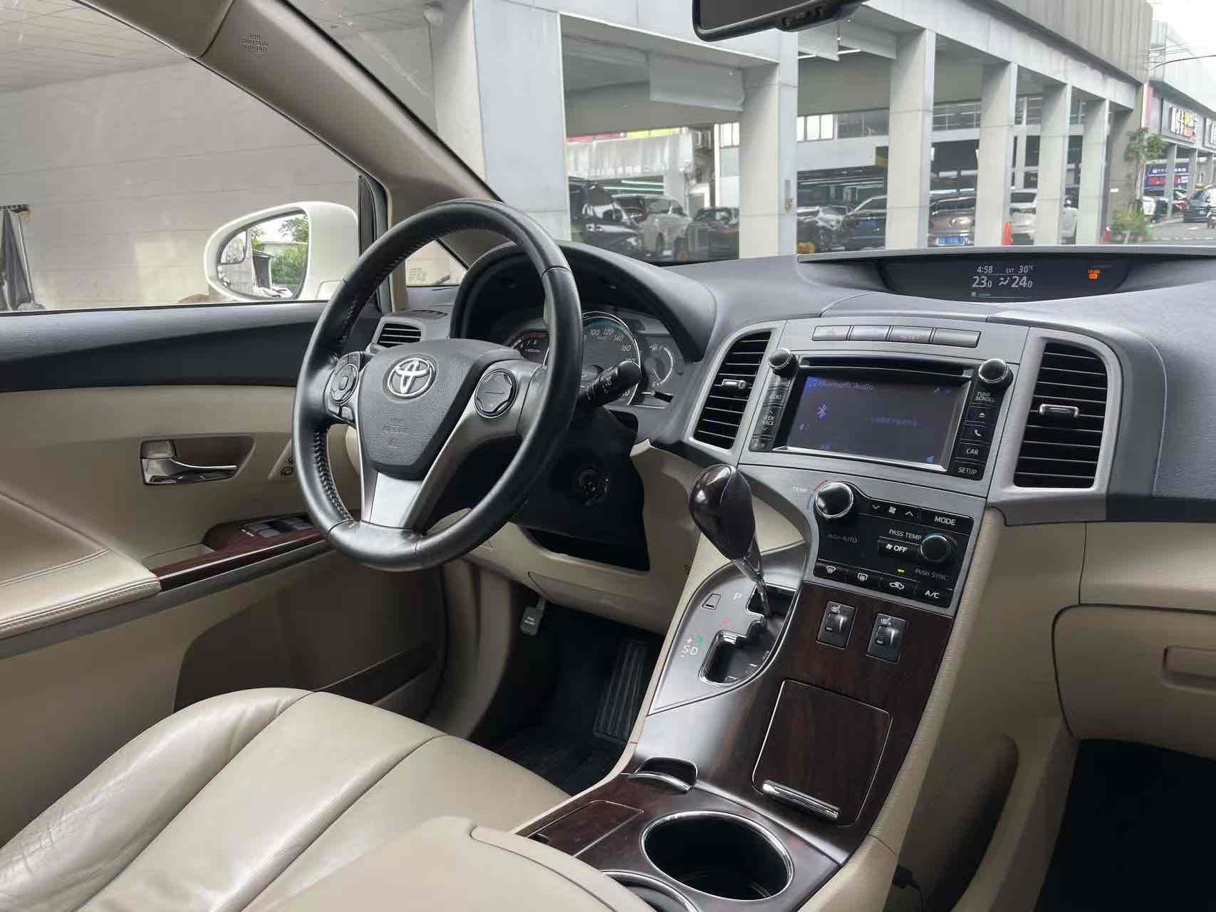 Toyota 2014 car image #19