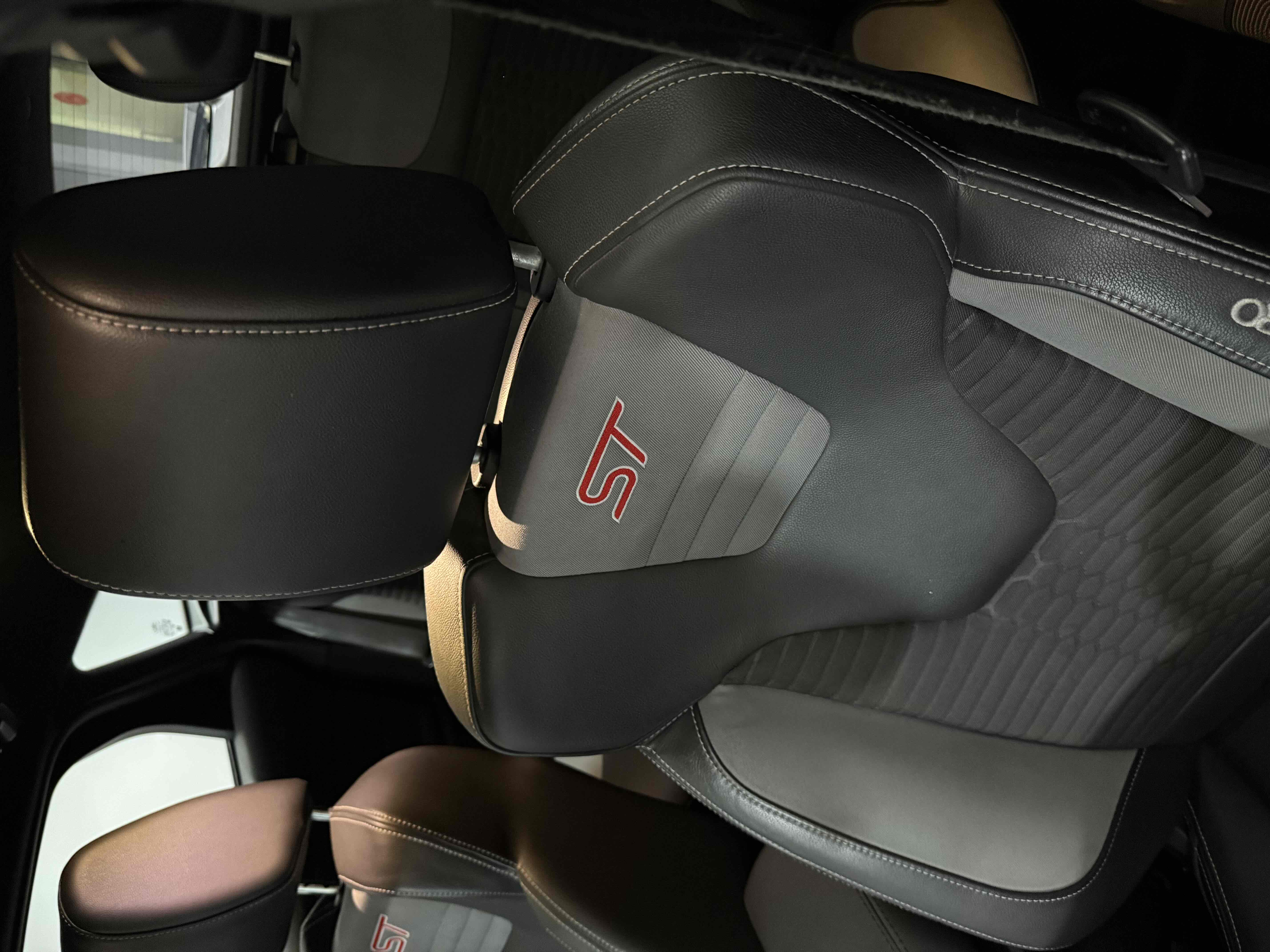 Ford Focus (Imported) 2015 #19 Ford Focus (Imported) 2015 صورة سيارة #19