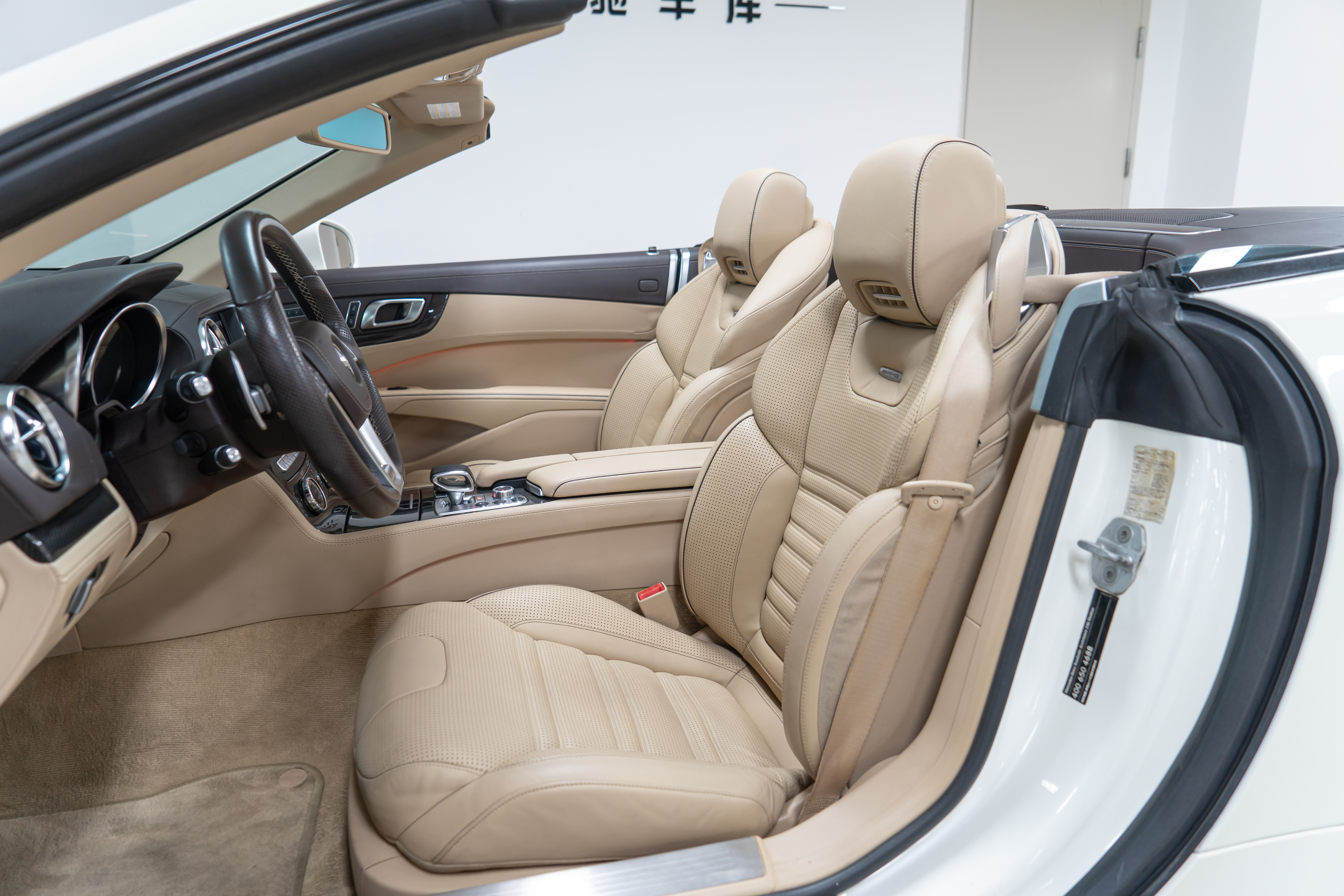 Mercedes-Benz SL AMG 2015 car image #19