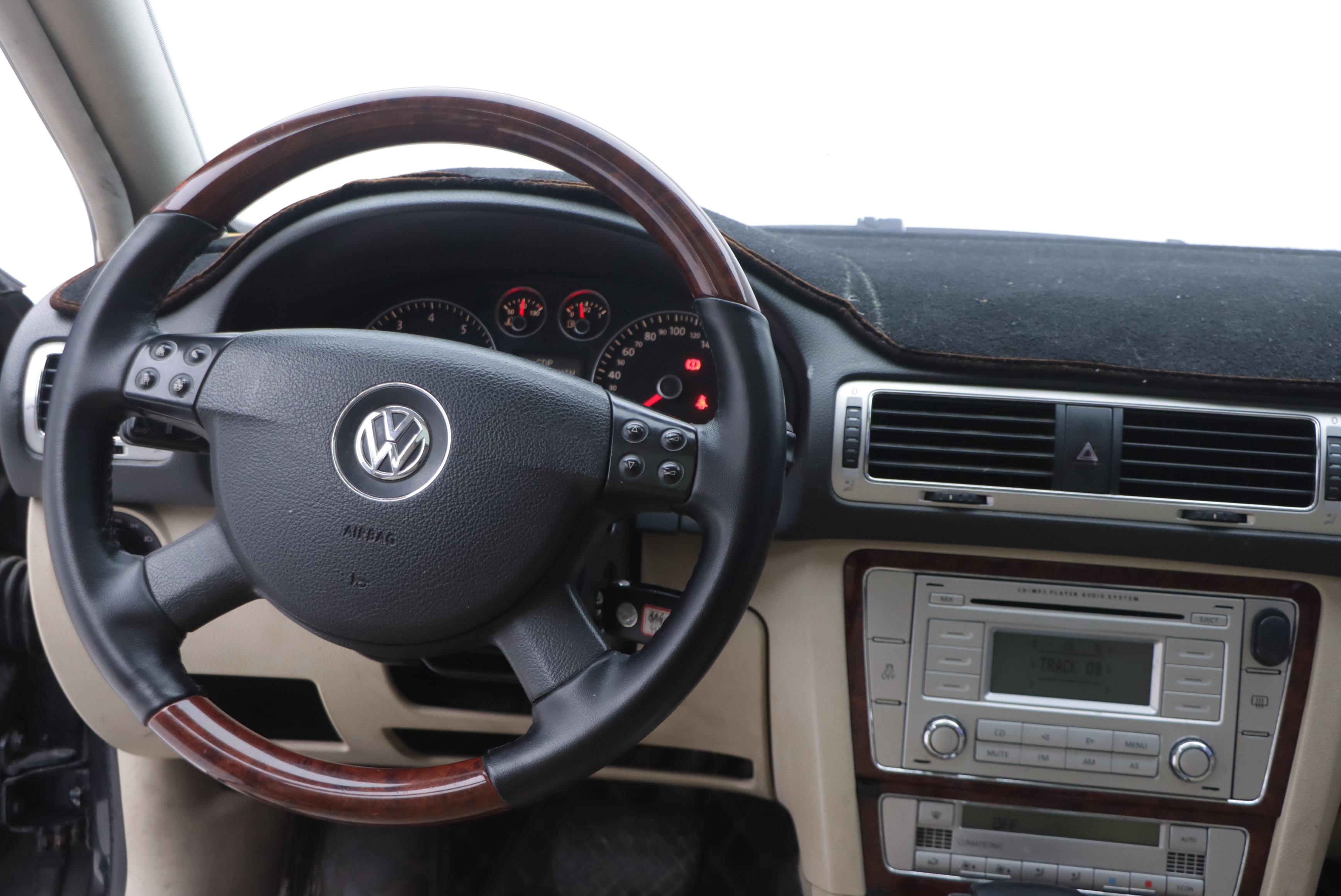 Volkswagen Passat Lingyu 2011 #19 Volkswagen Passat Lingyu 2011 car image #19