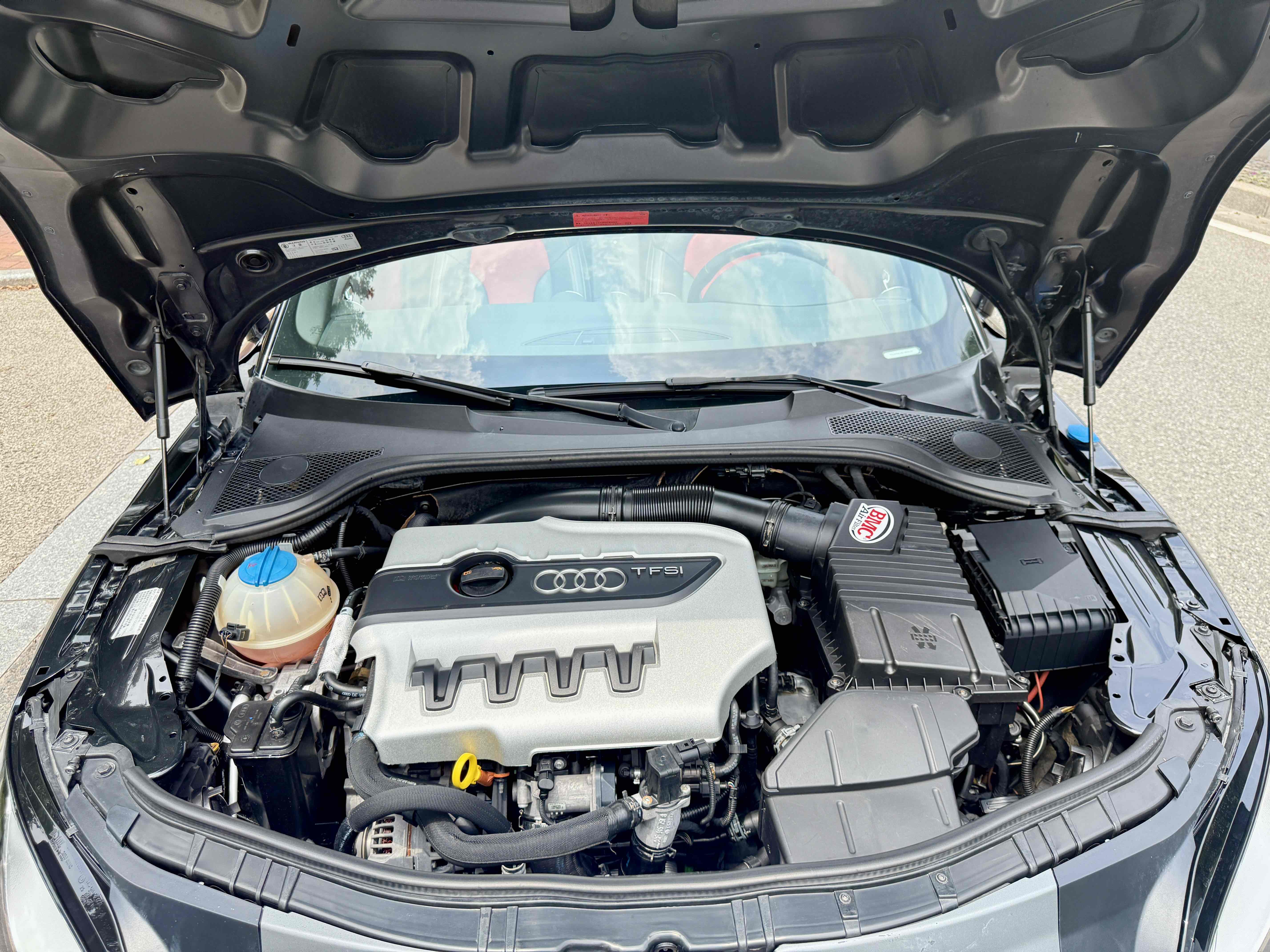 Audi TTS 2011 car image #19