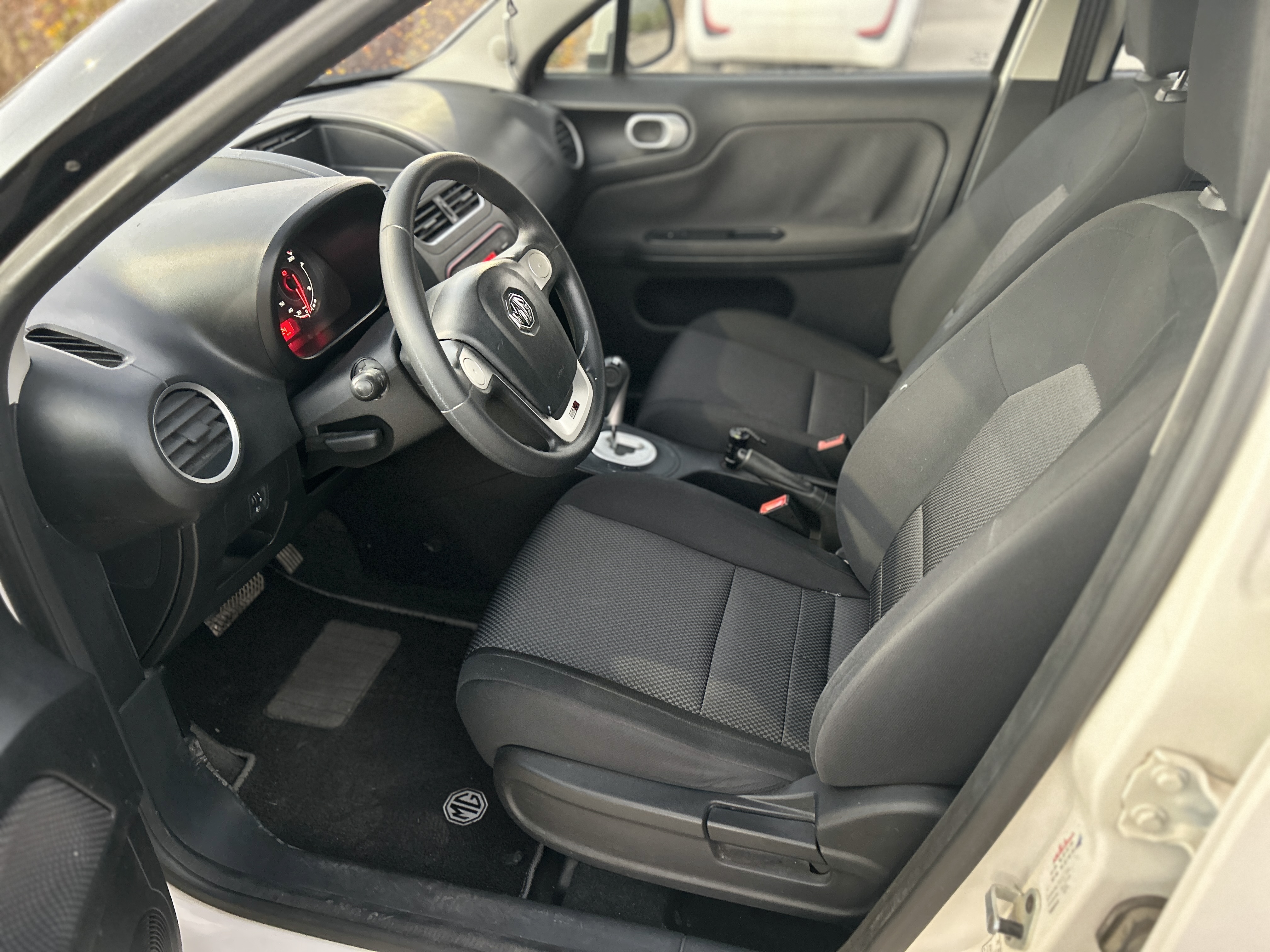 MG 3 2015 car image #19