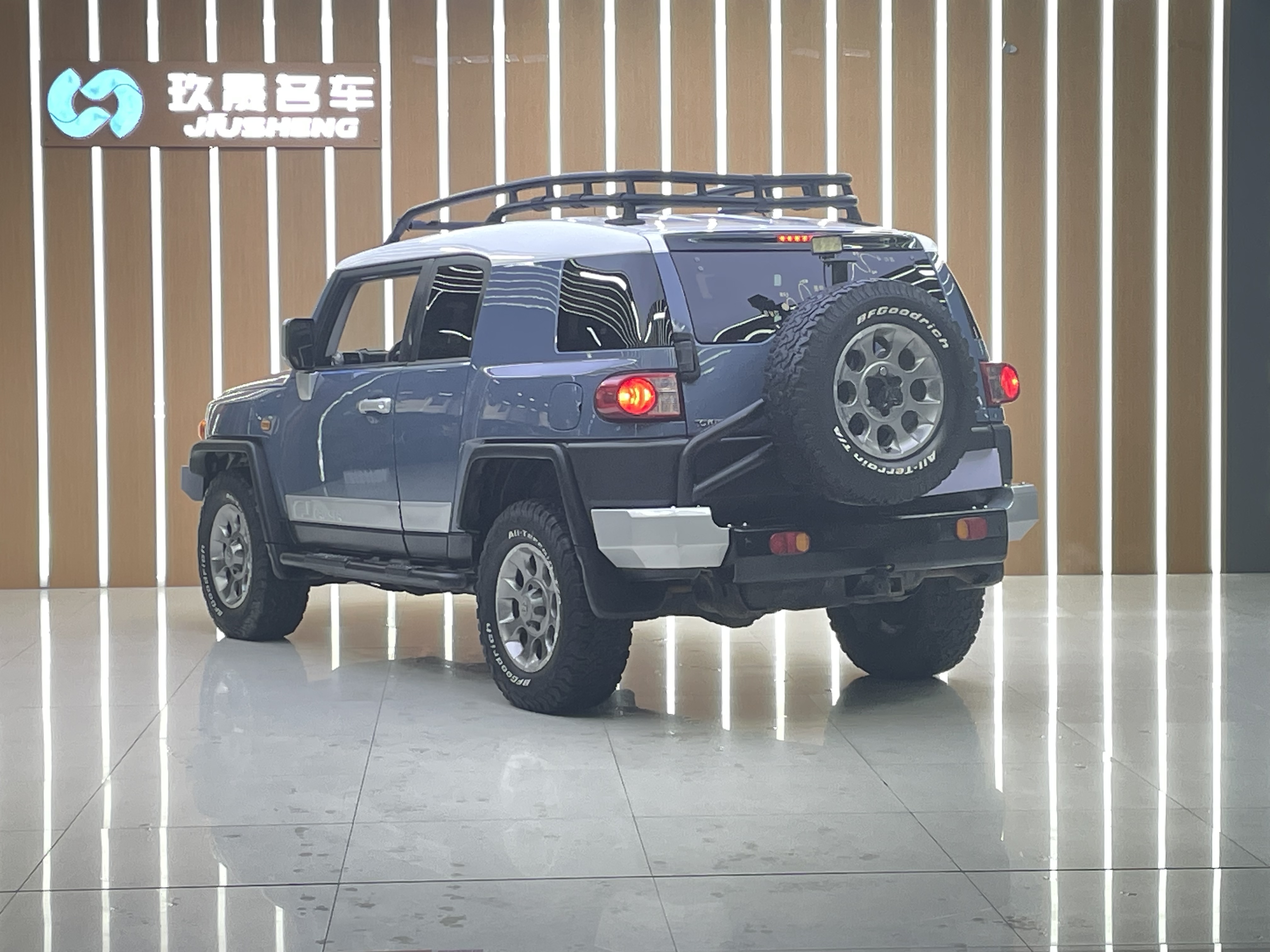 Toyota FJ Cruiser 2012 #19 Toyota FJ Cruiser 2012 car image #19