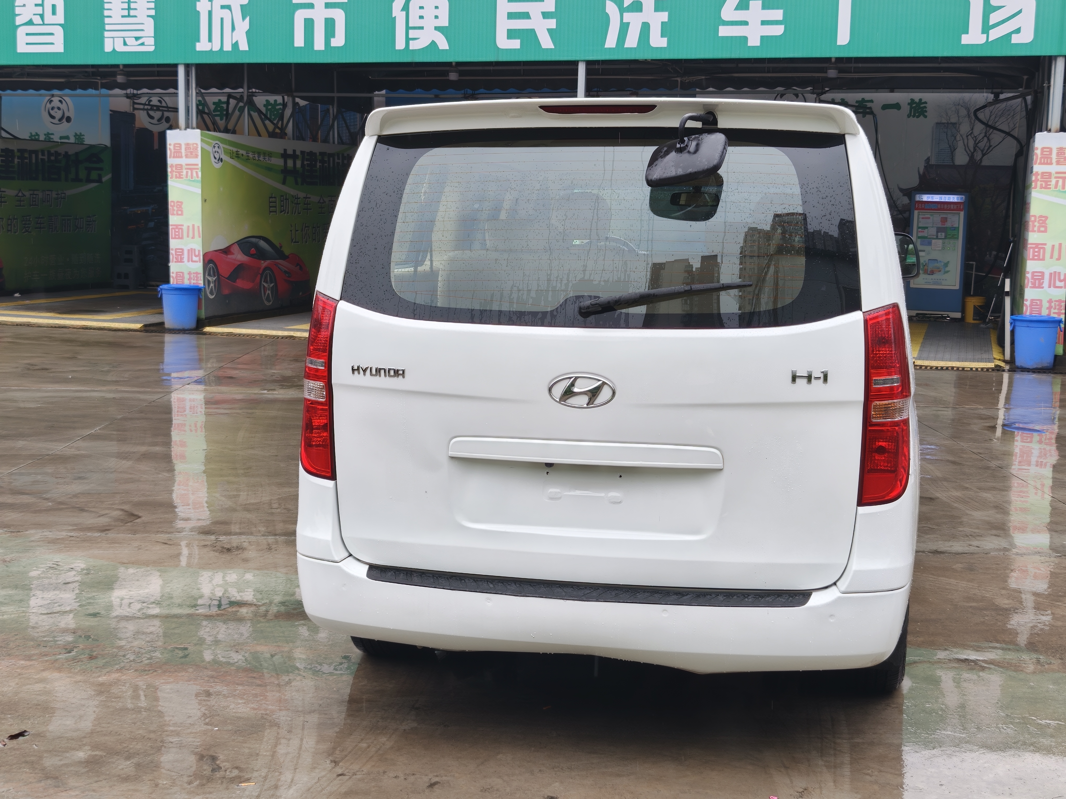 Hyundai H-1 2013 car image #19