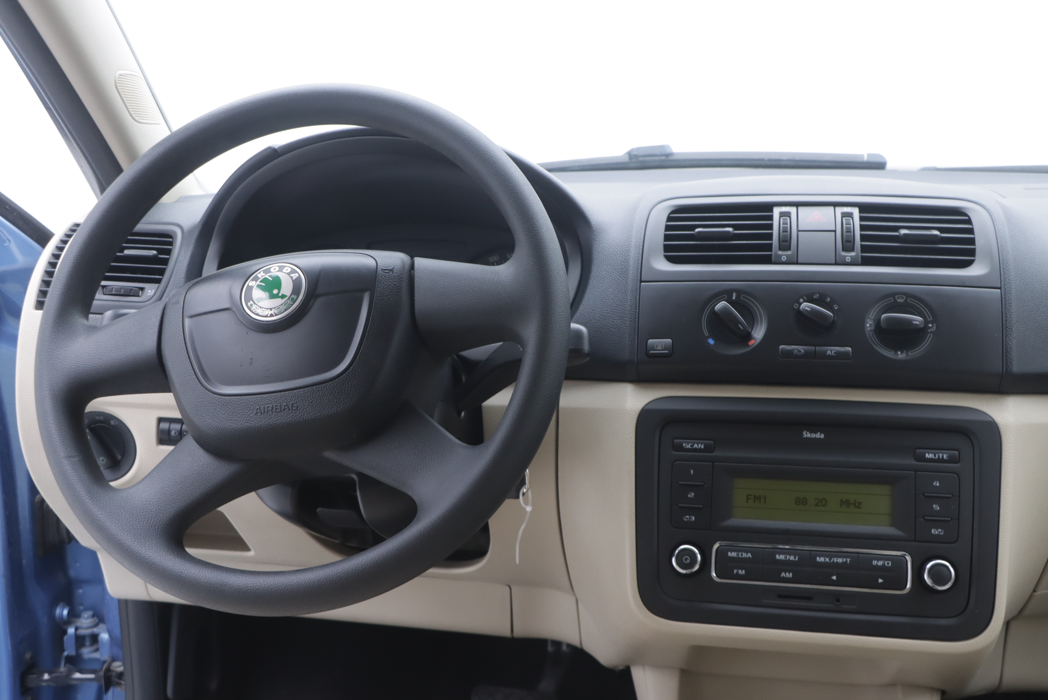 Skoda Fabia 2012 immagine di auto #19