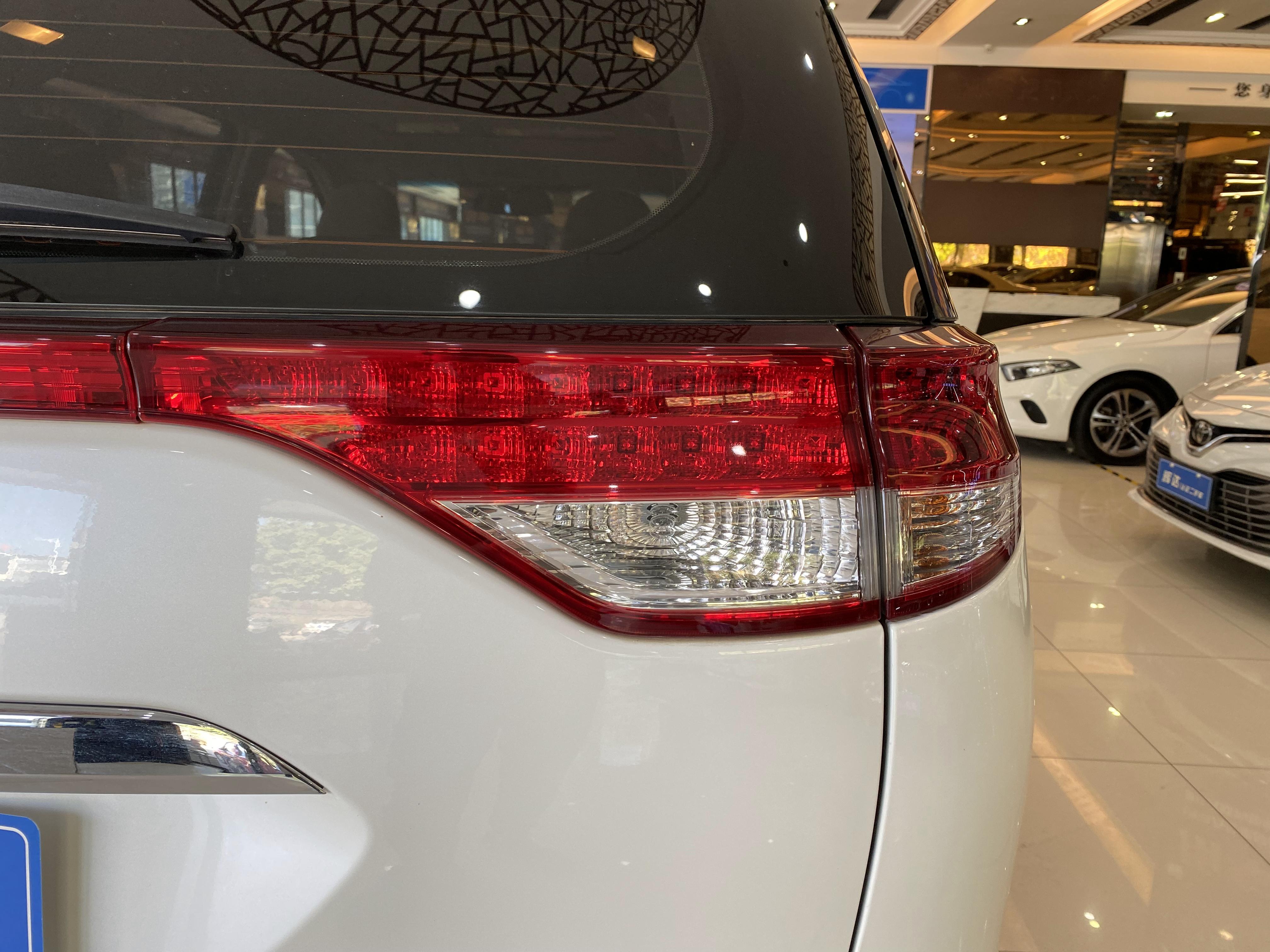 Toyota Previa 2017 #19 Toyota Previa 2017 car image #19