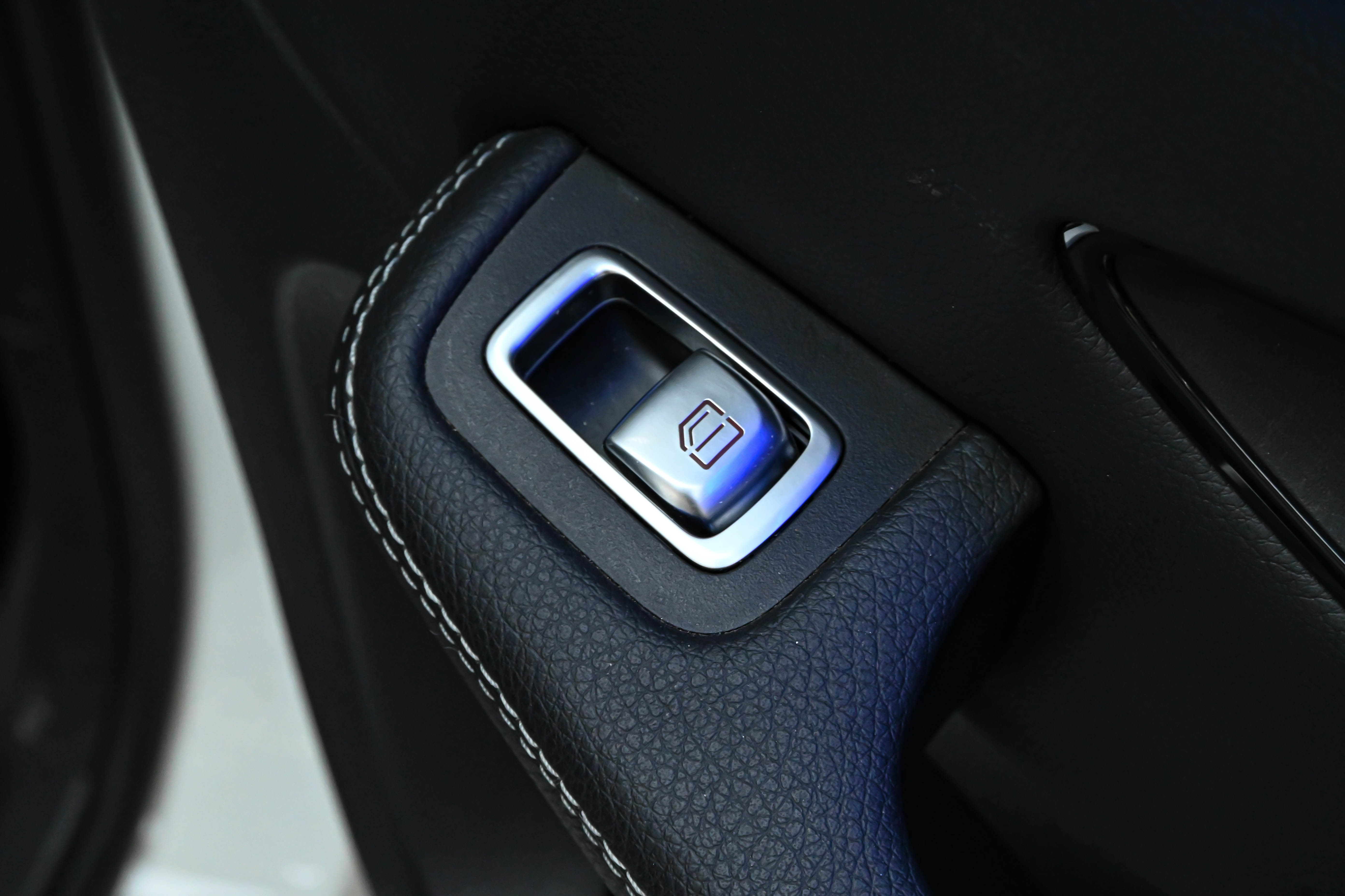 Mercedes-Benz GLC Coupe 2021 immagine di auto #19