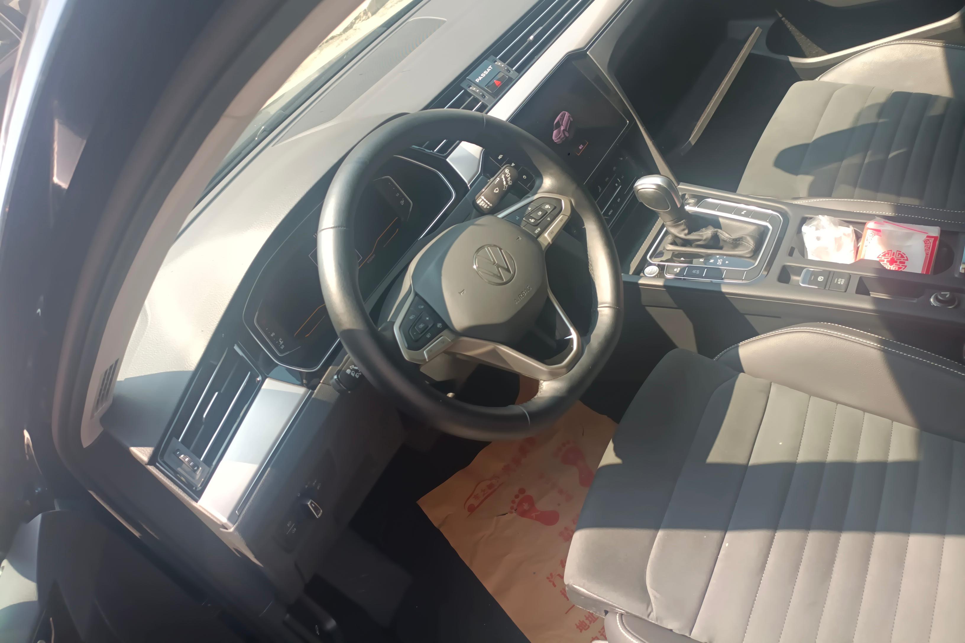 Volkswagen Passat Variant 2021 immagine di auto #19