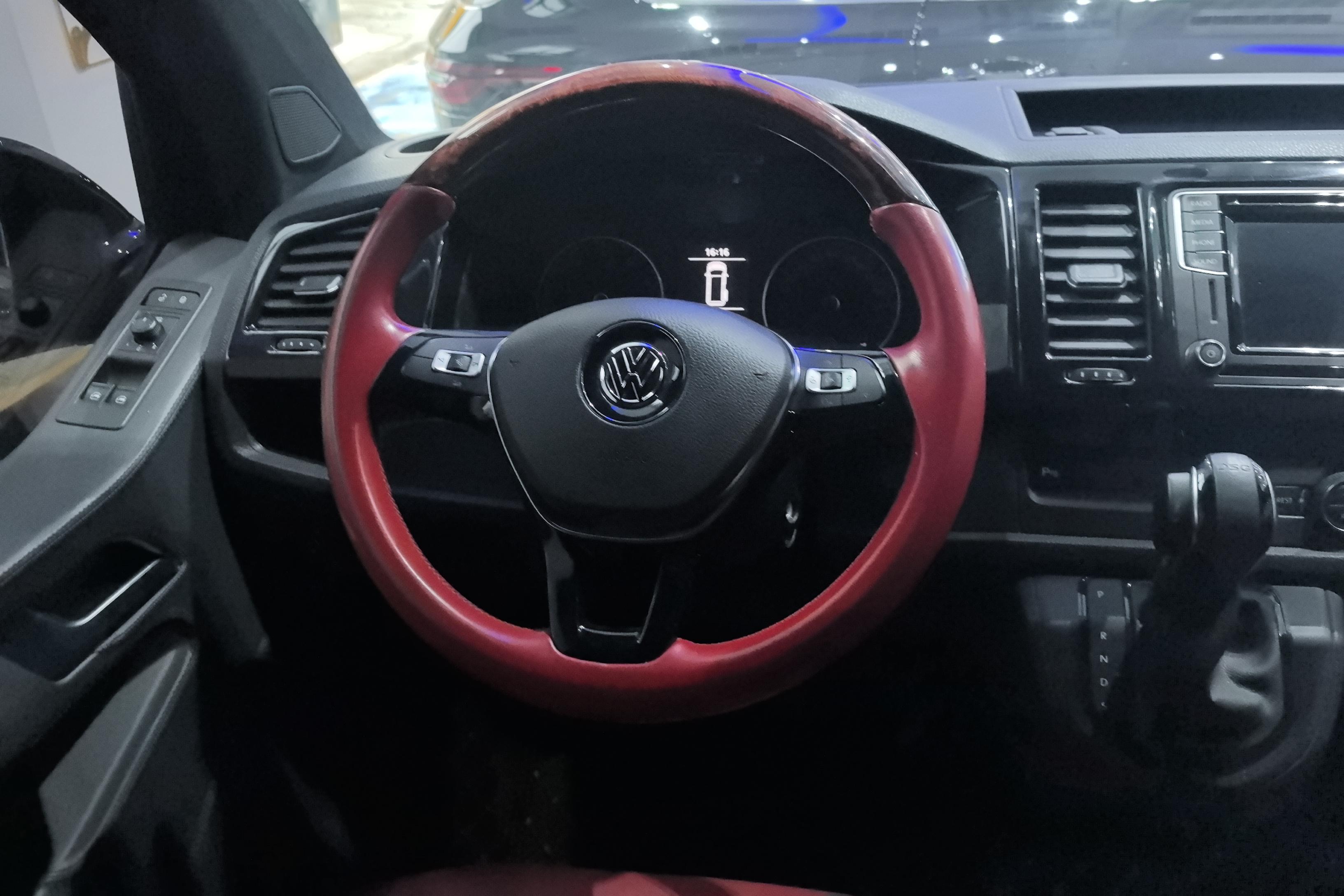 Volkswagen Caravelle 2018 immagine di auto #19