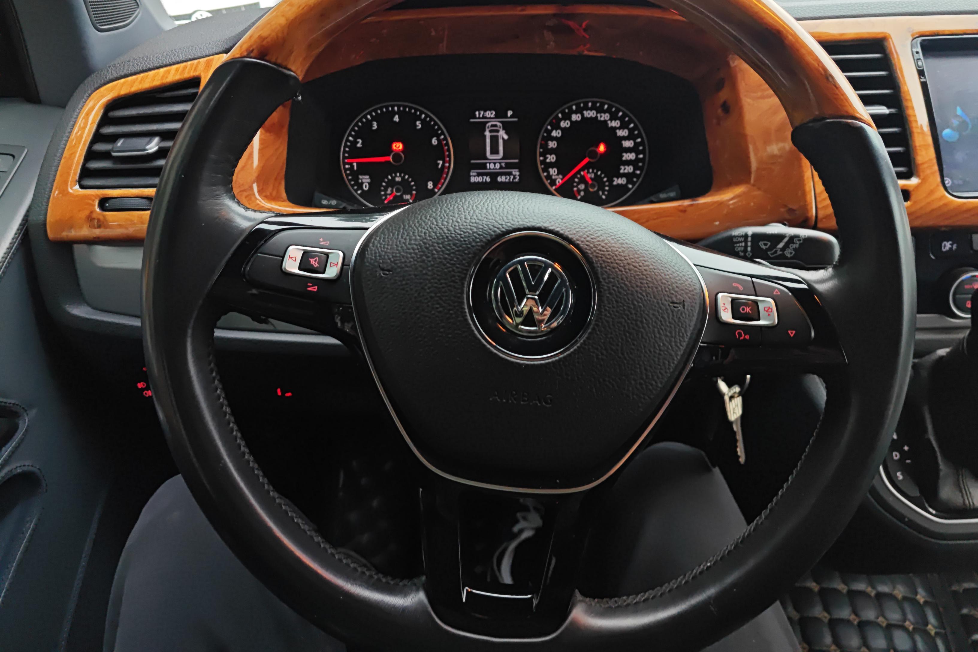 Volkswagen Caravelle 2019 car image #19