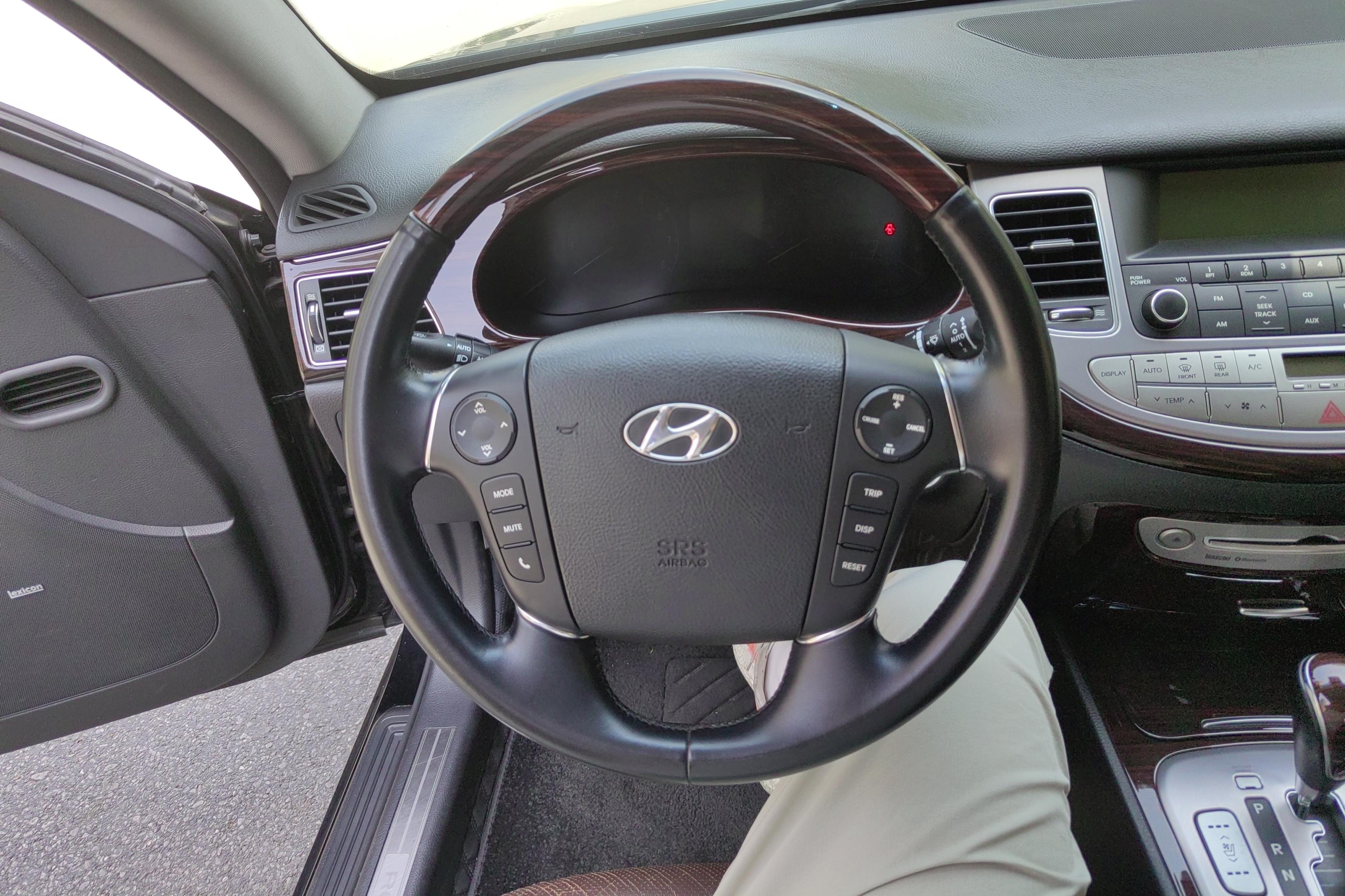 Hyundai Rohens 2014 car image #19