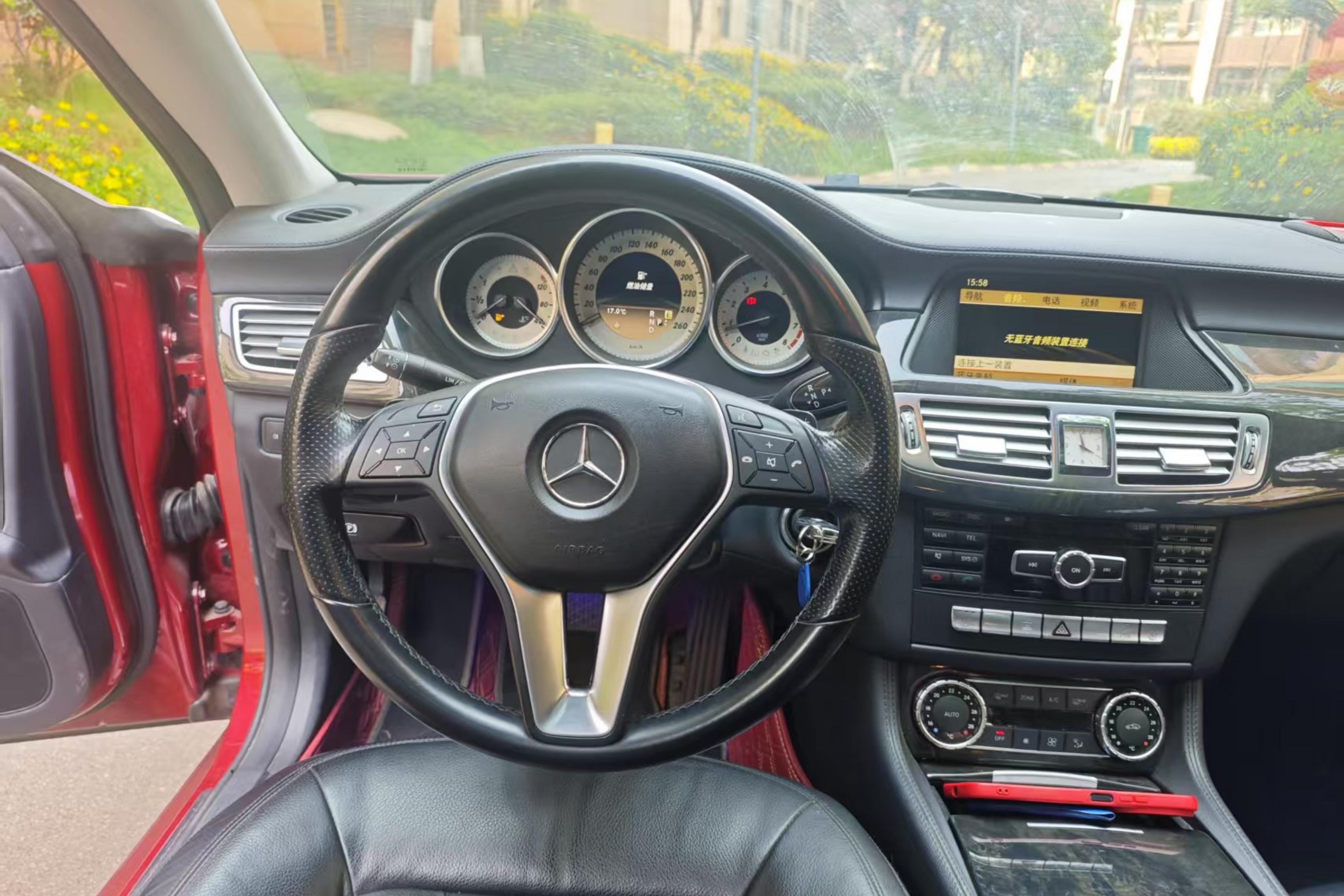 Mercedes-Benz CLS AMG 2012 صورة سيارة #19