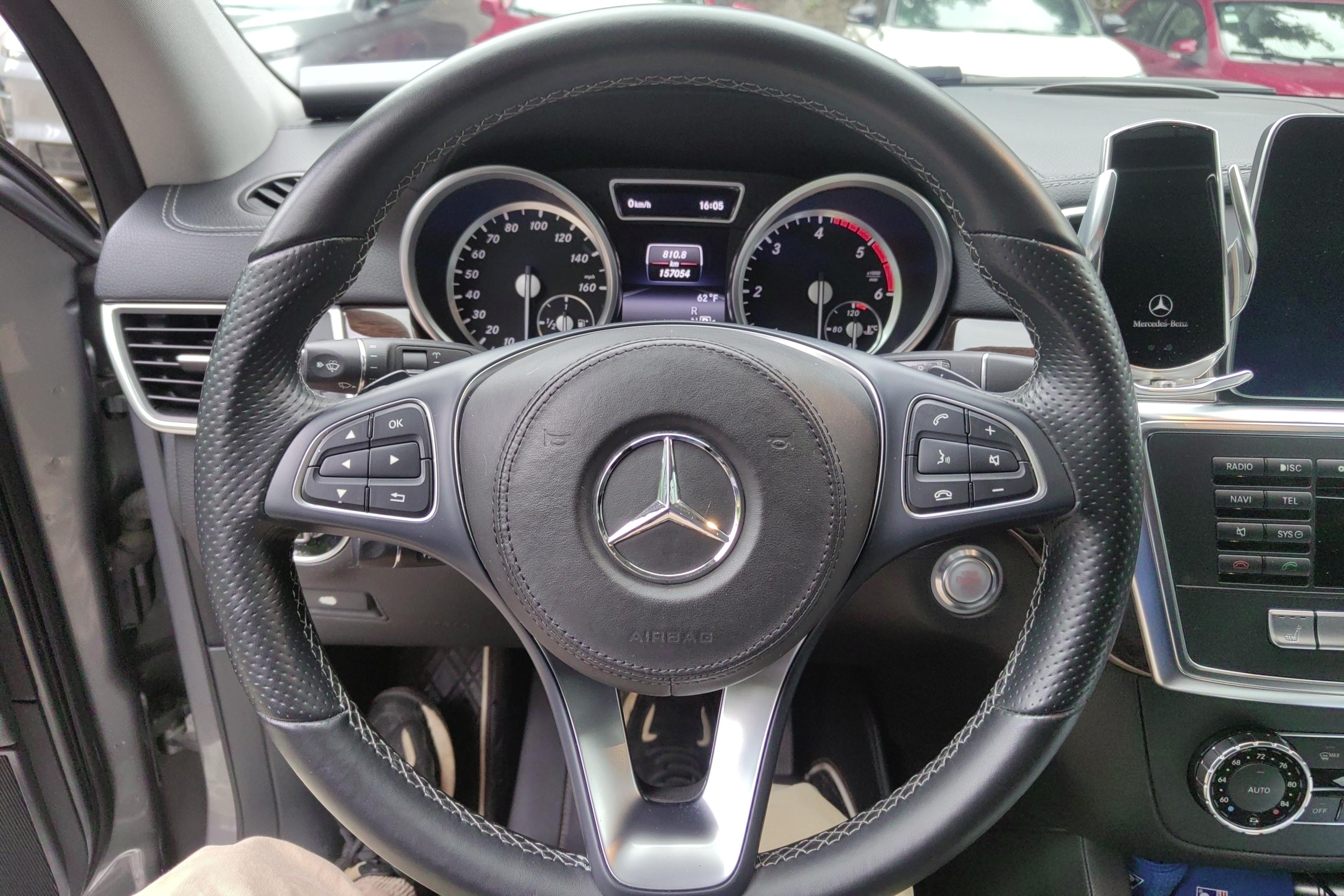 Mercedes-Benz GL Class 2015 car image #19