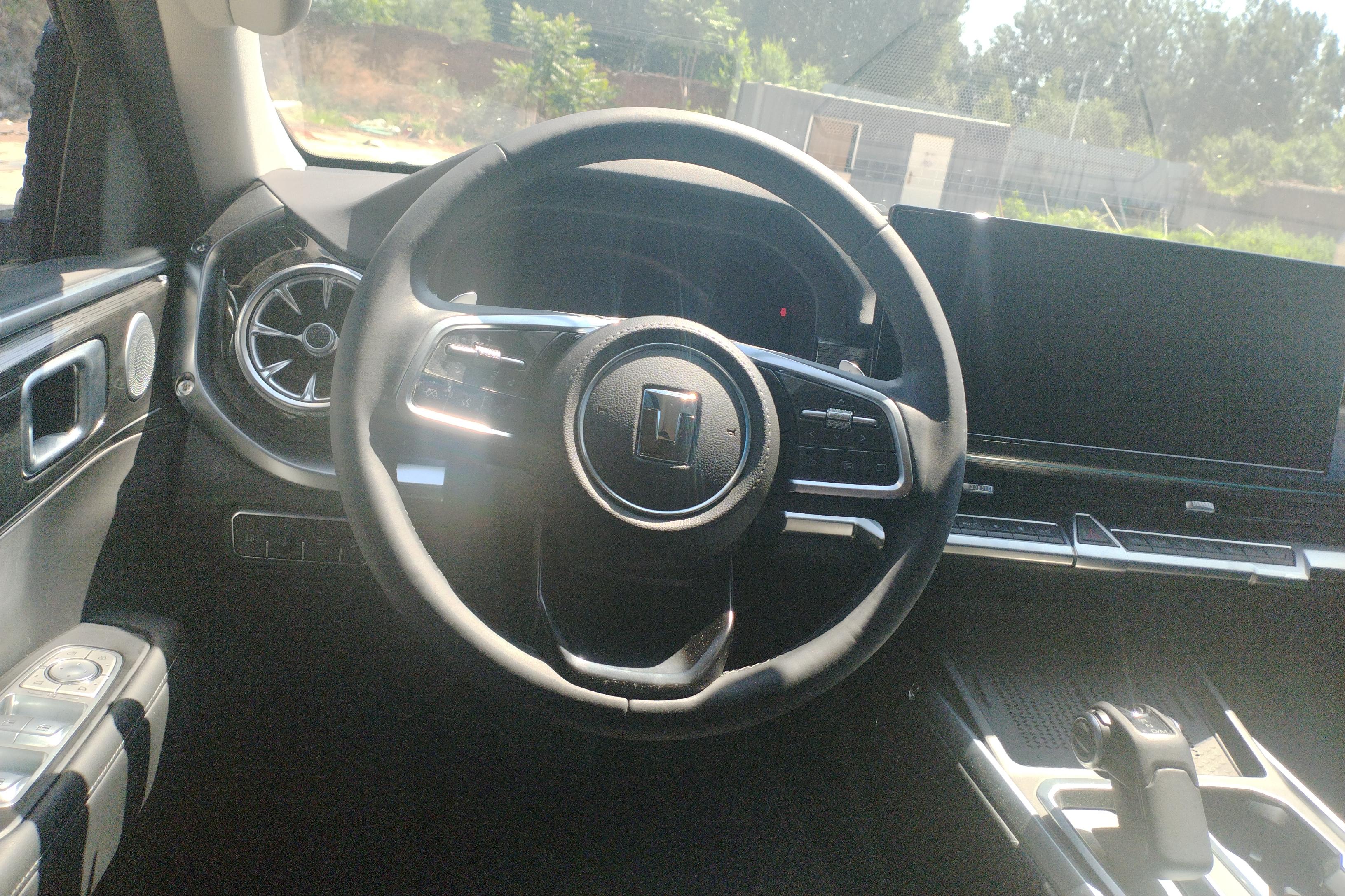 Tank 400 2023 car image #19