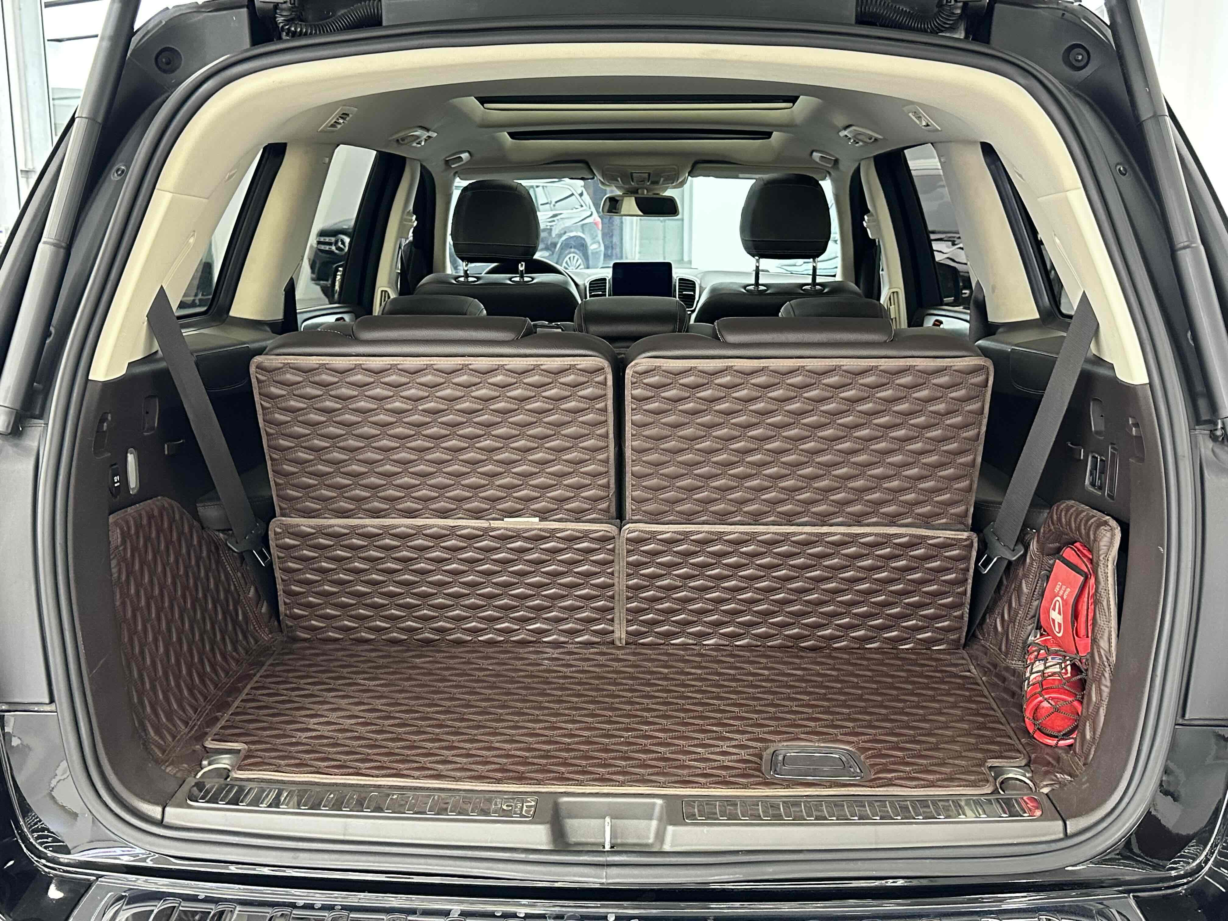 Mercedes-Benz GLS AMG 2017 car image #19