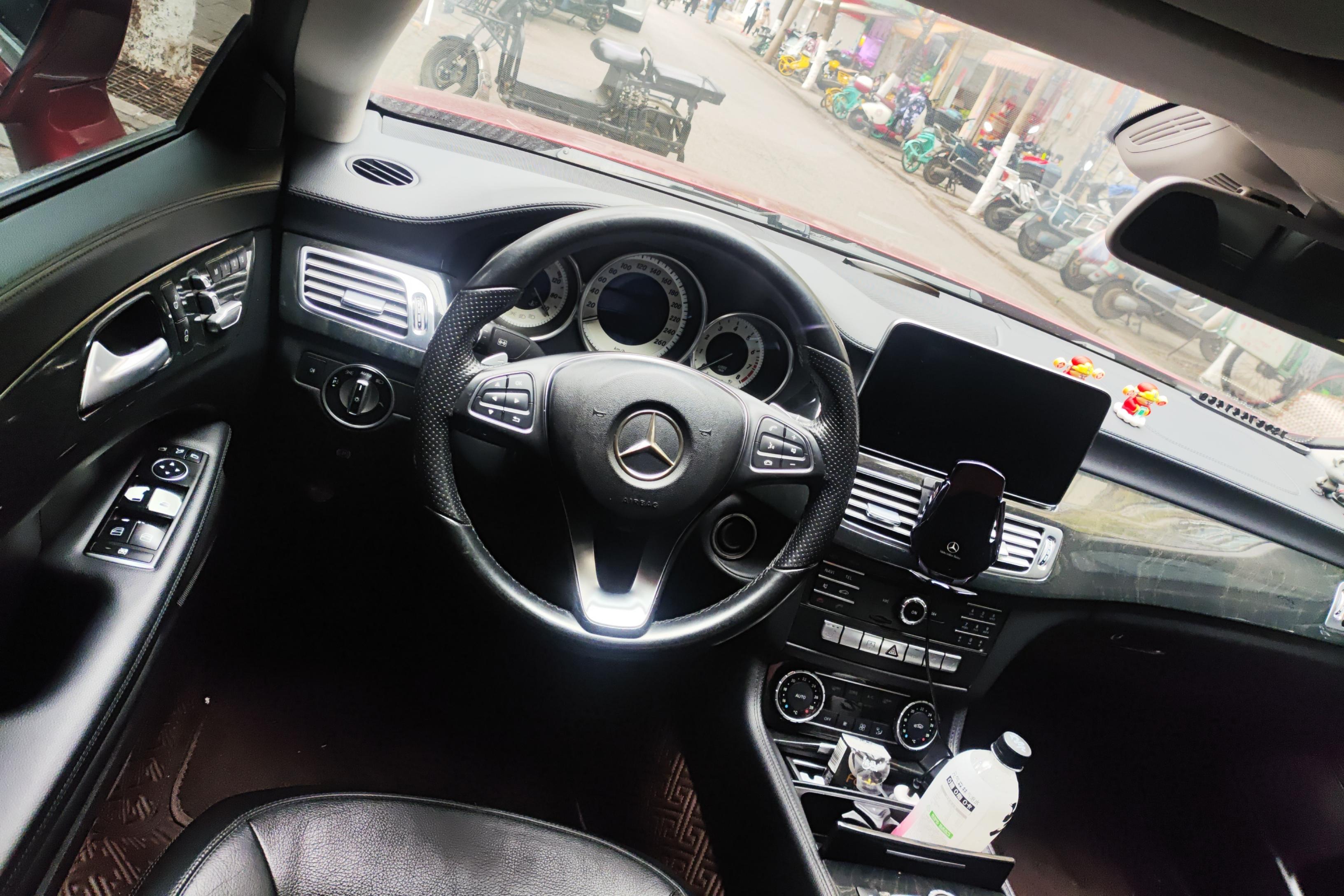 Mercedes-Benz CLS Class 2016 car image #19