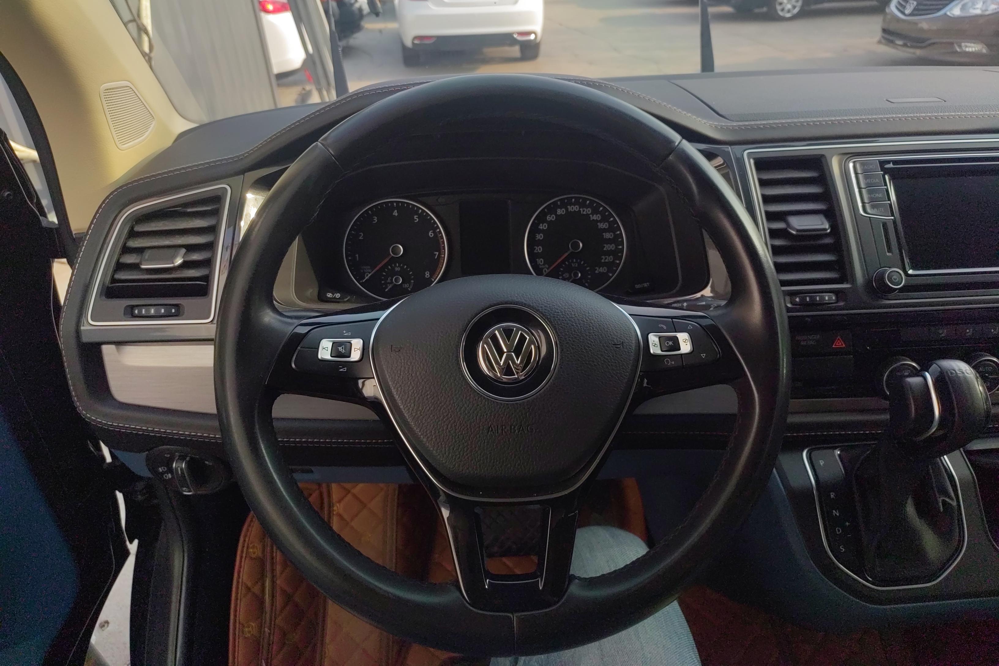 Volkswagen Caravelle 2017 car image #19