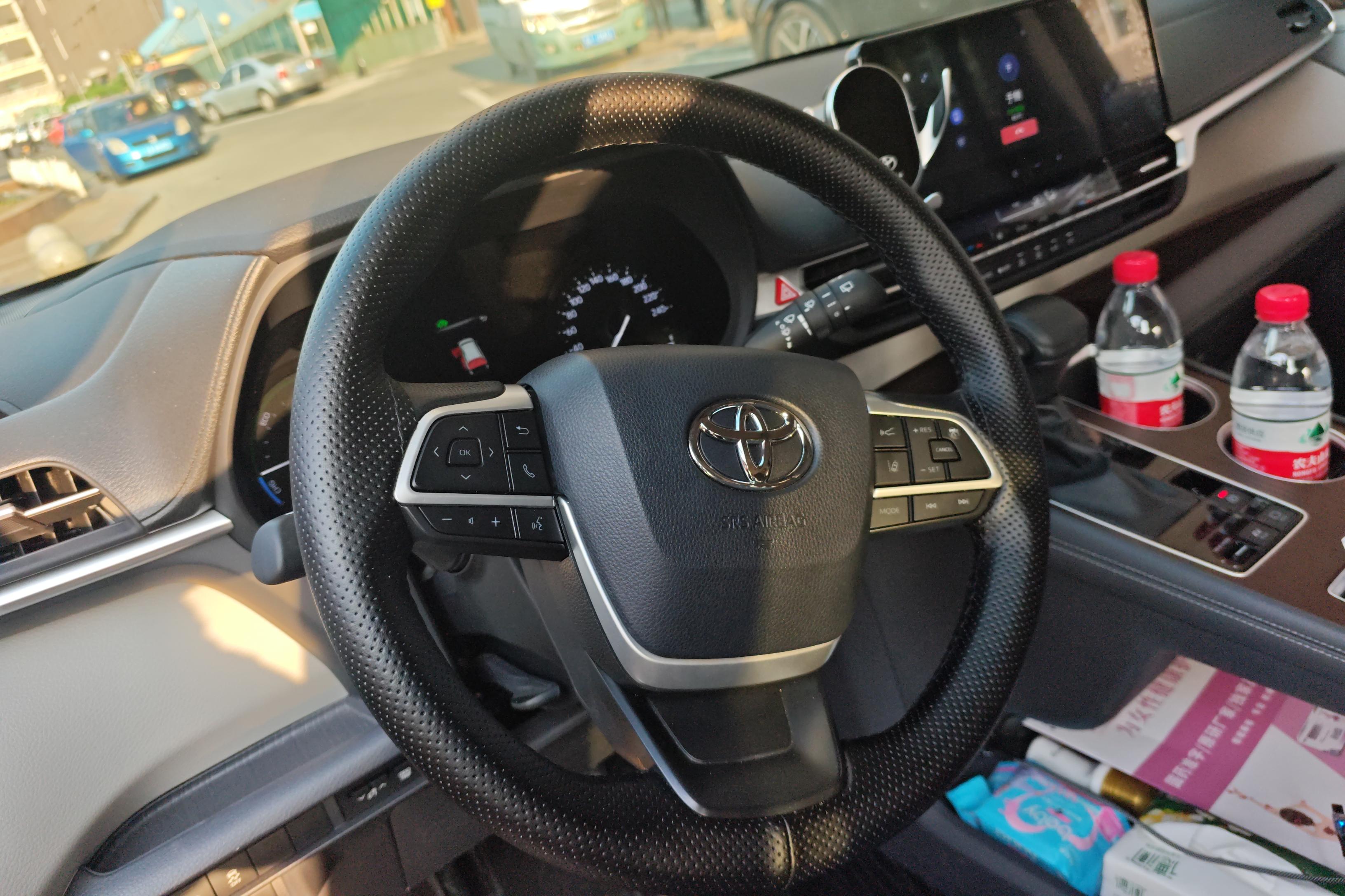 Toyota Granvia 2024 car image #19