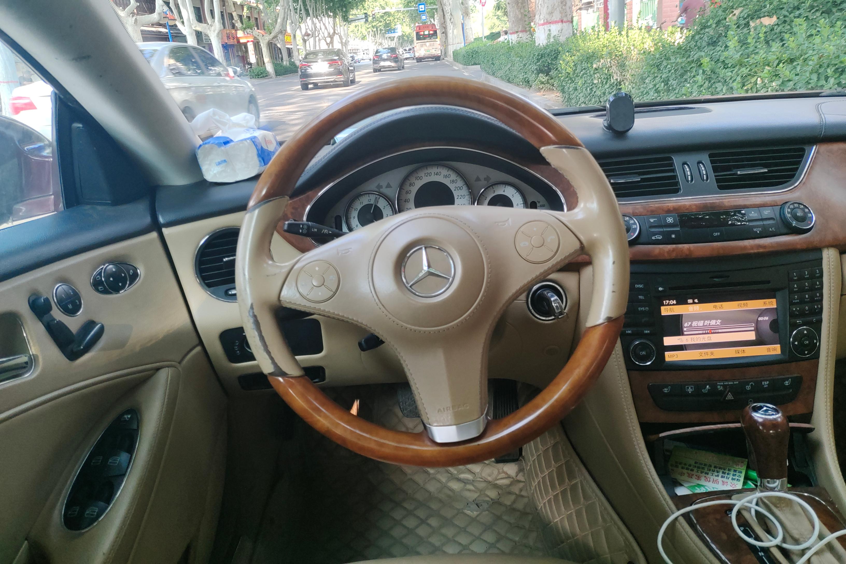 Mercedes-Benz CLS Class 2010 #19 Mercedes-Benz CLS Class 2010 car image #19