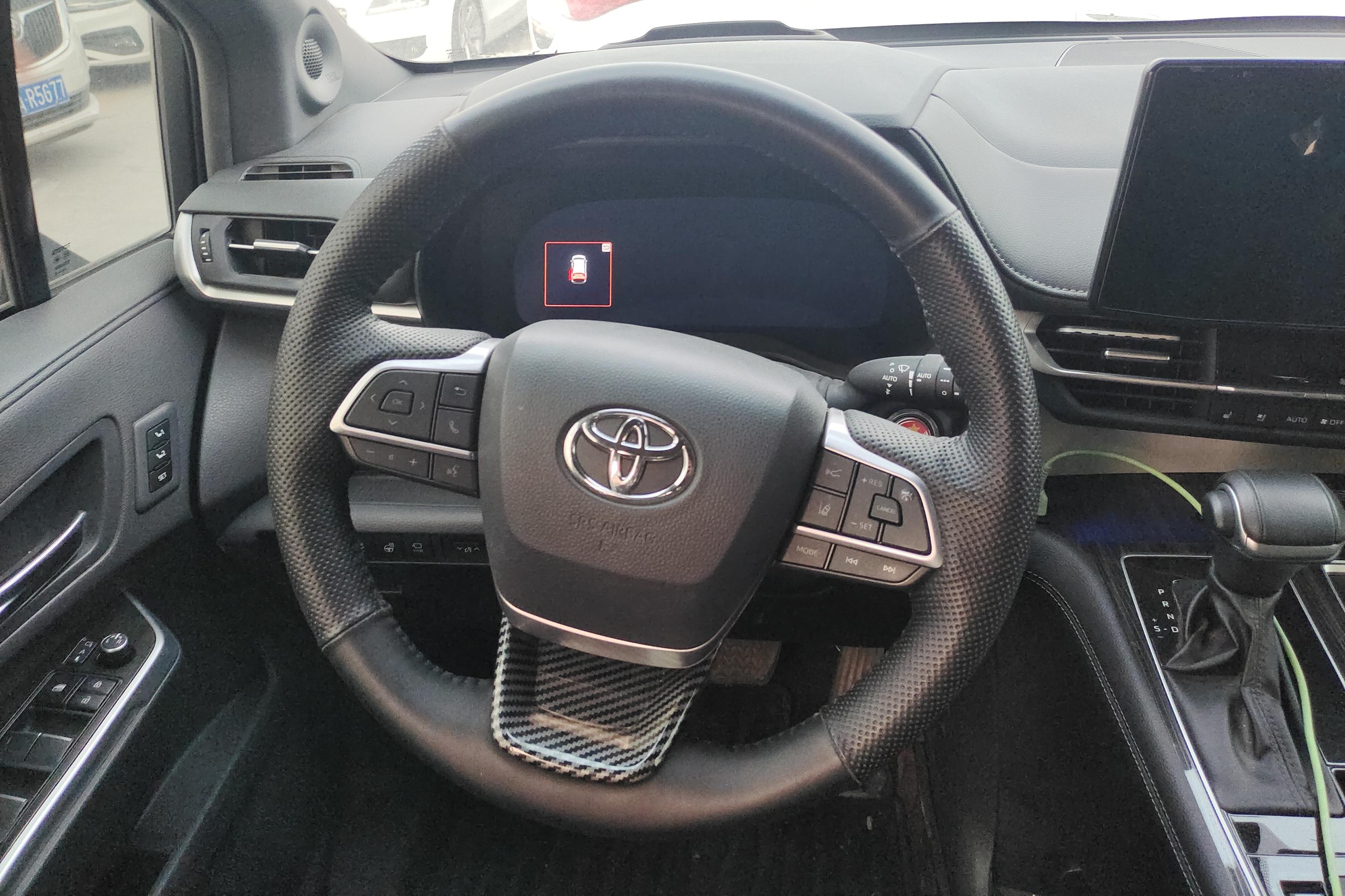 Toyota Granvia 2023 car image #19