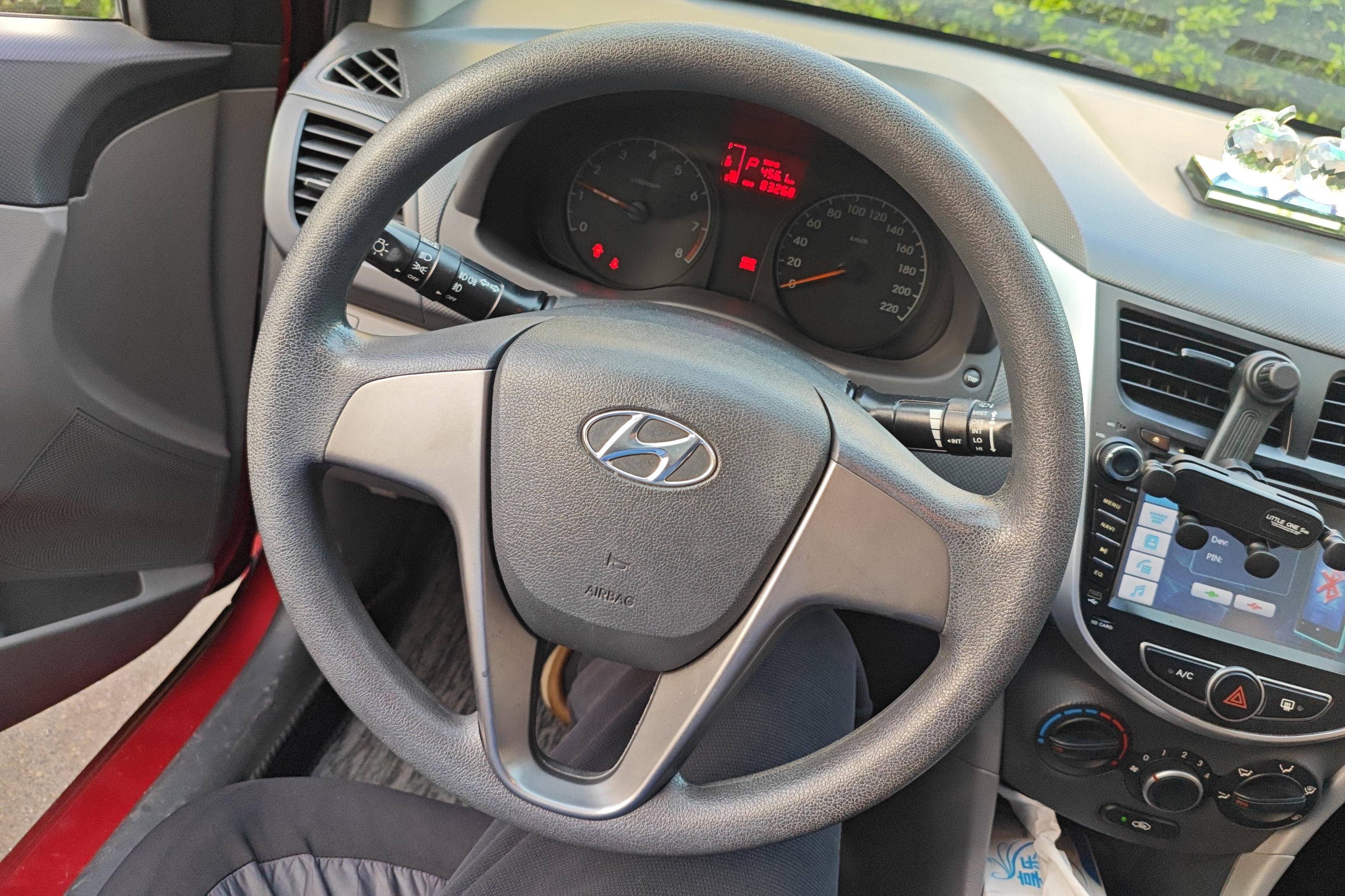 Hyundai Reina 2014 car image #19