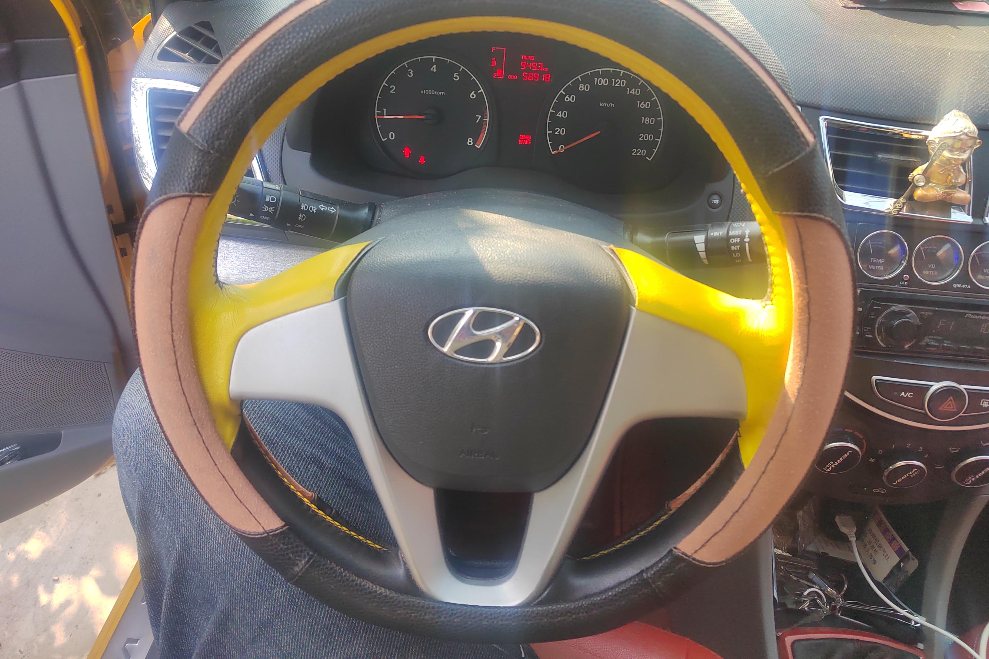 Hyundai Reina 2013 car image #19