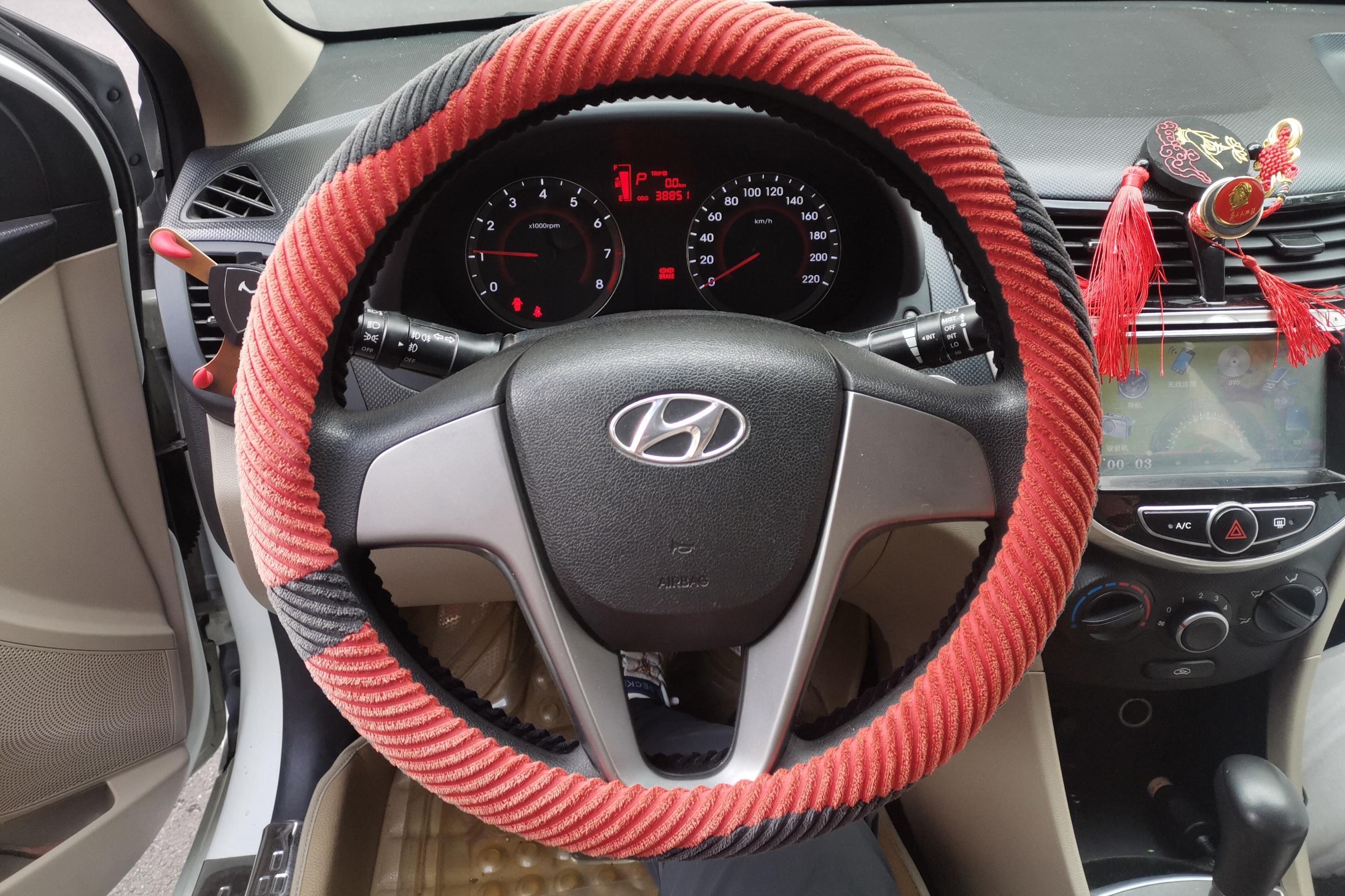 Hyundai Reina 2015 car image #19