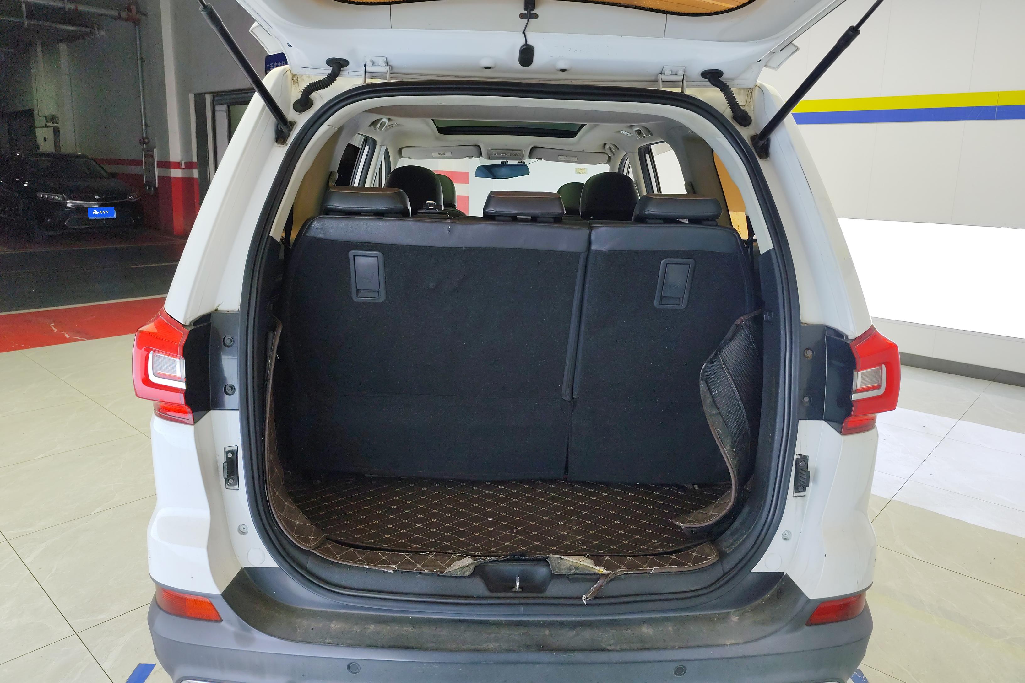 Forthing JOYEAR X6 2018 #19 Forthing JOYEAR X6 2018 car image #19