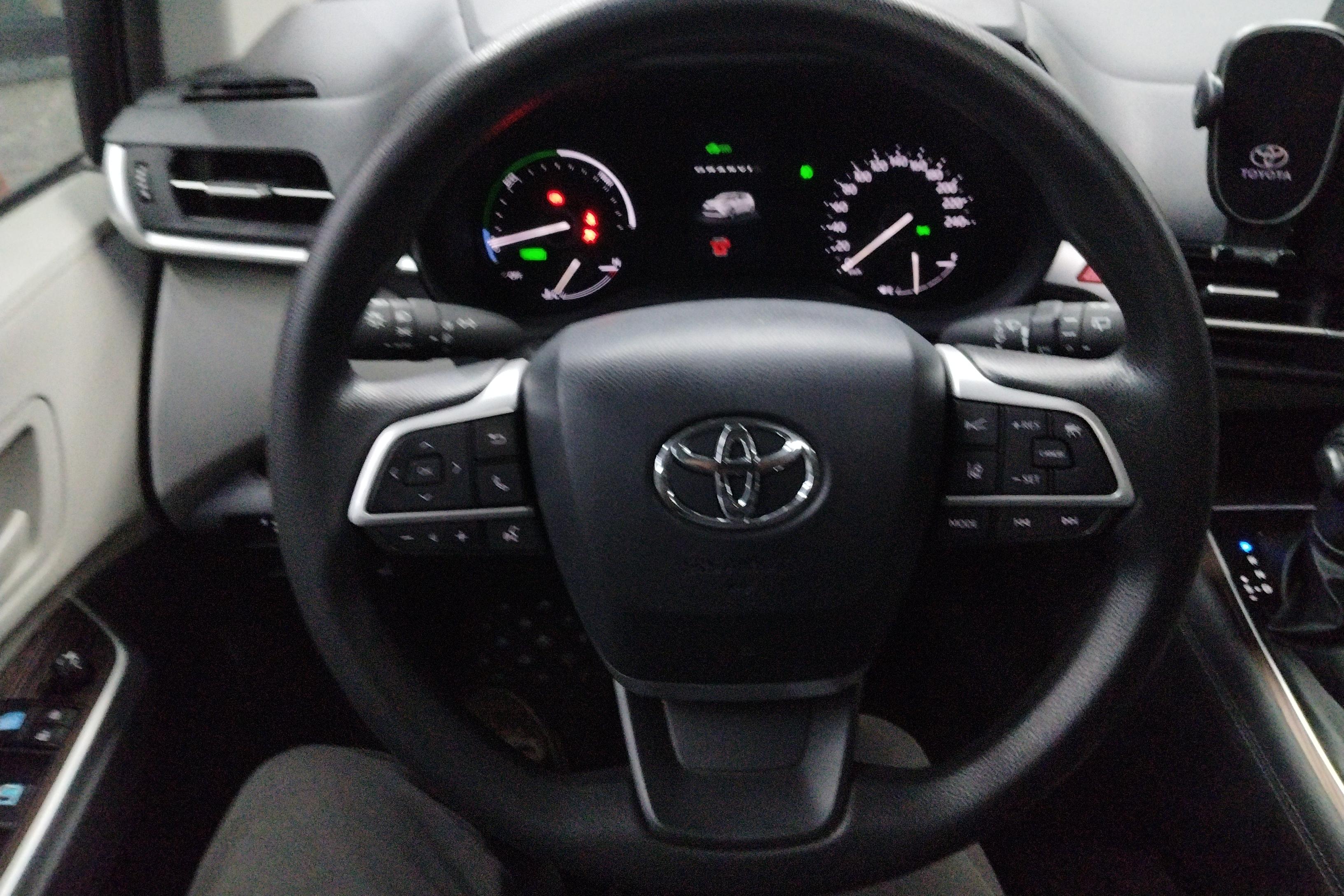 Toyota Granvia 2023 #19 Toyota Granvia 2023 car image #19