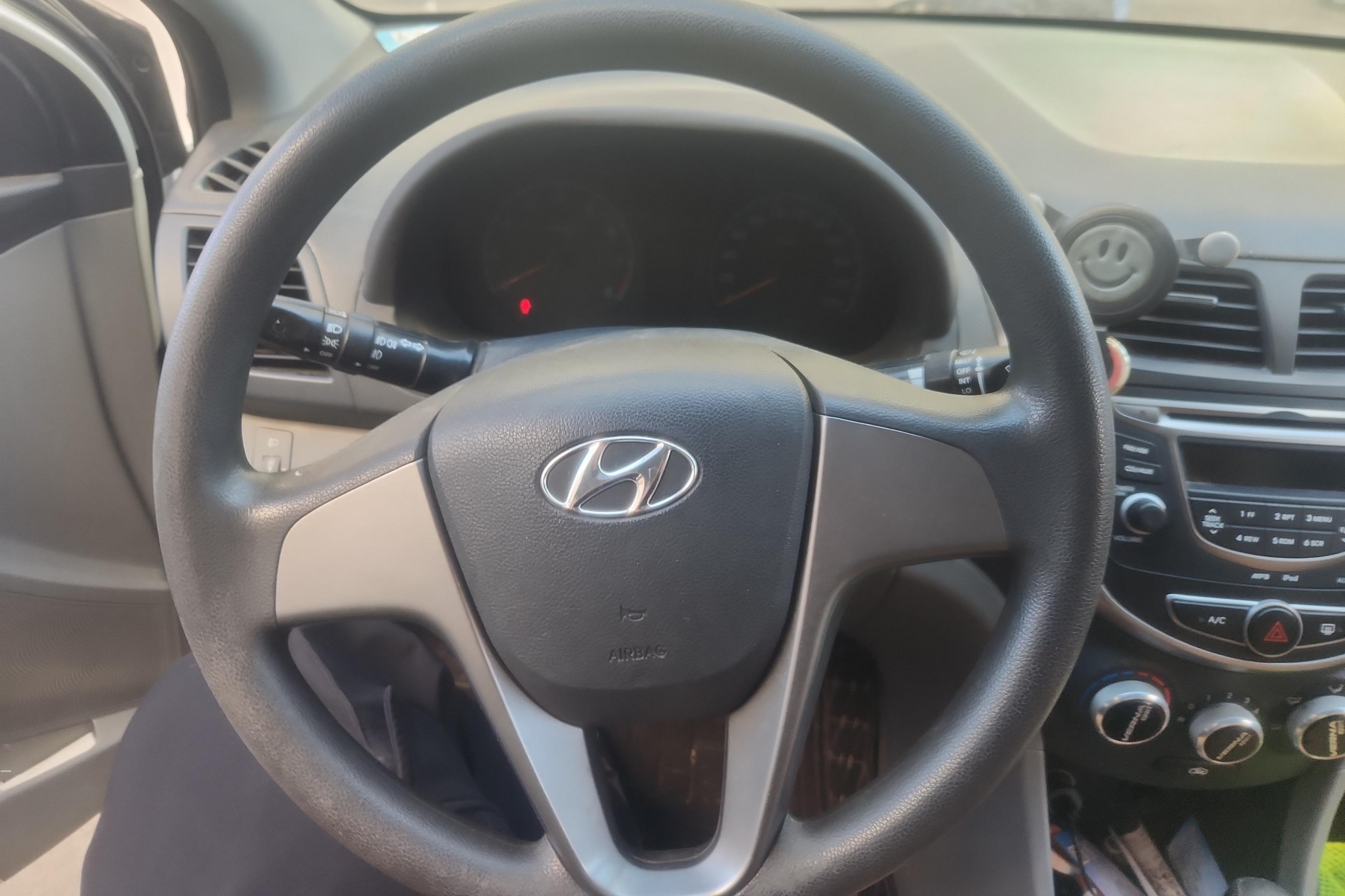 Hyundai Reina 2016 #19 Hyundai Reina 2016 car image #19