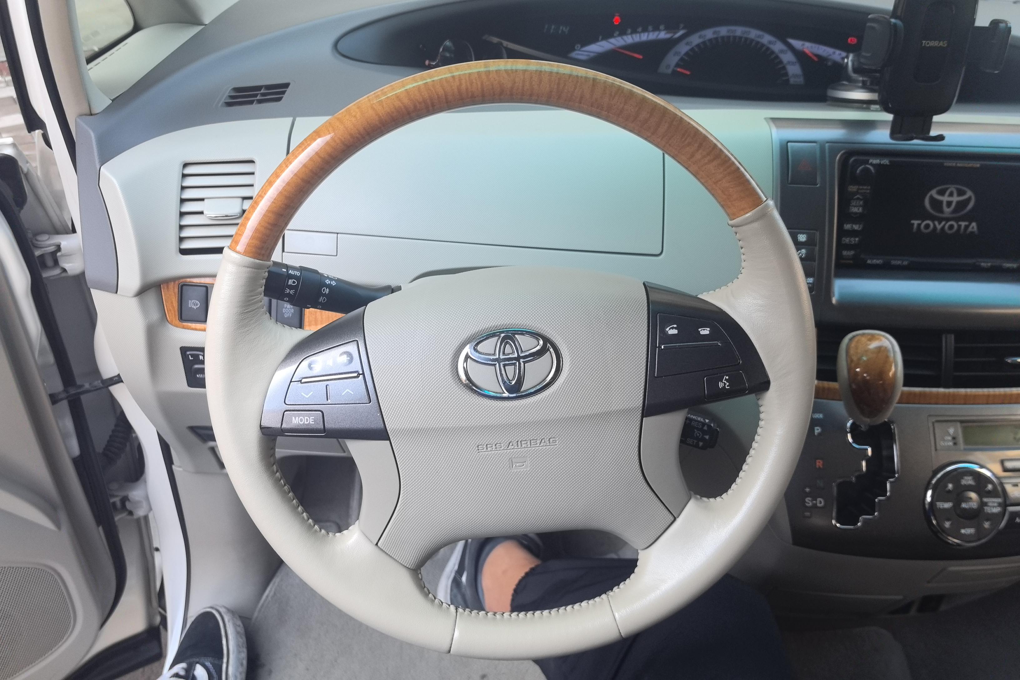 Toyota Previa 2012 car image #19